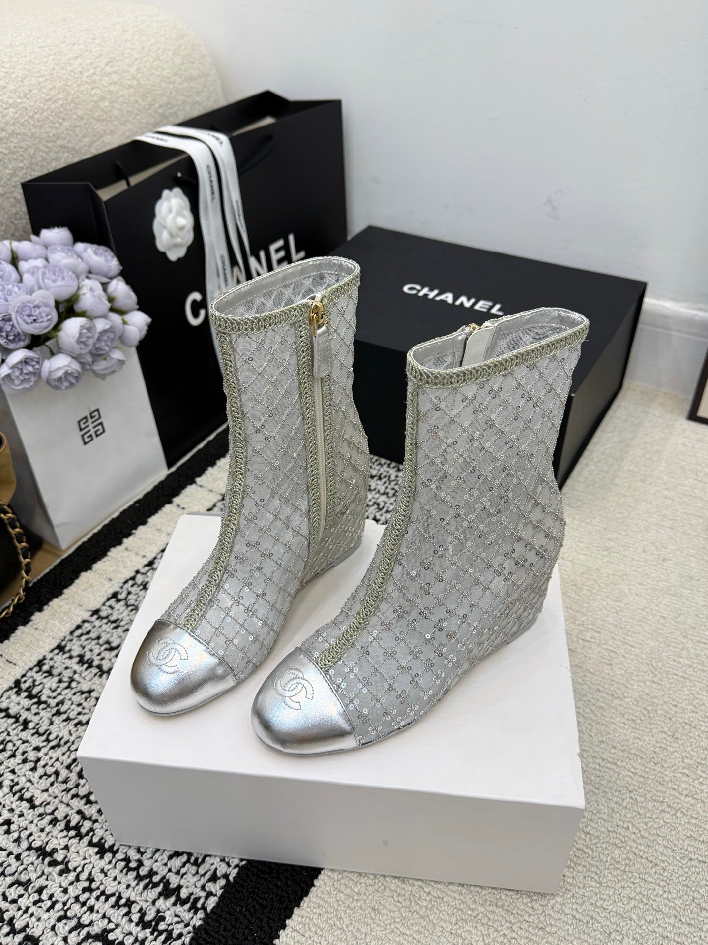 CC 26 Wedge Heel Boot Silver Mesh Leather 588856