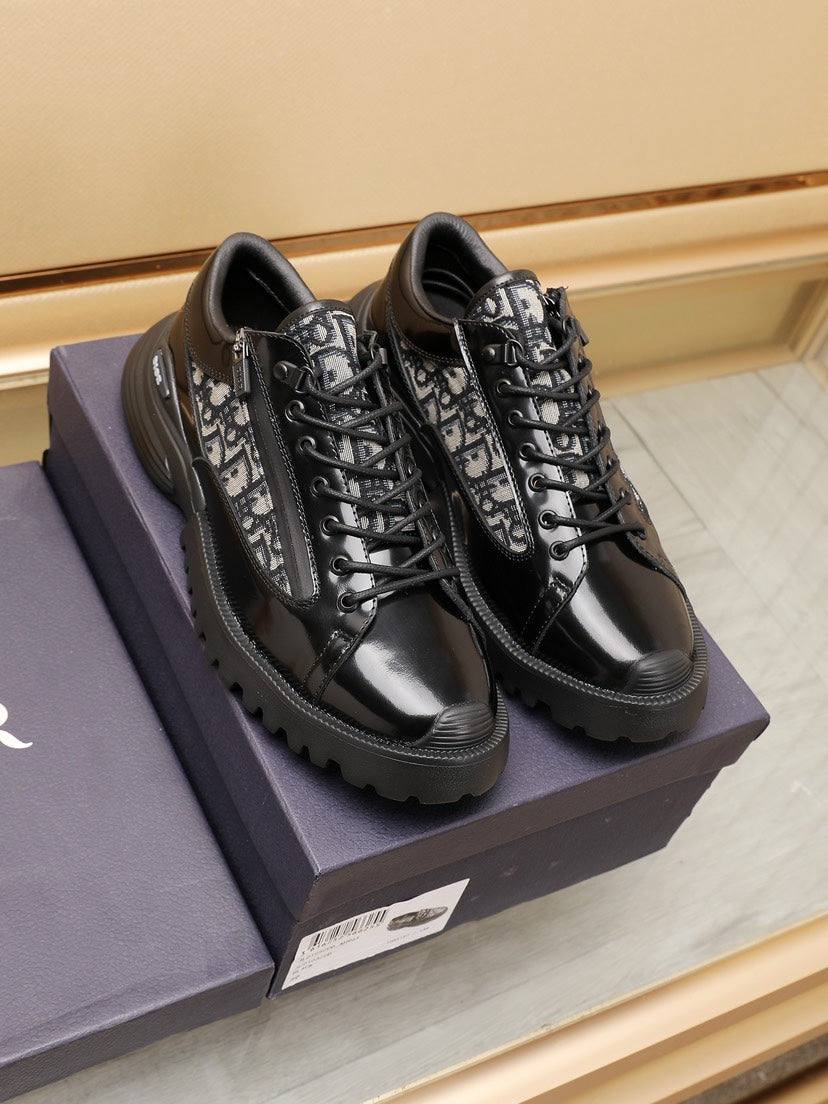 CD COMBAT DERBY SHOE BLACK AND BEIGE POLISHED CALFSKIN