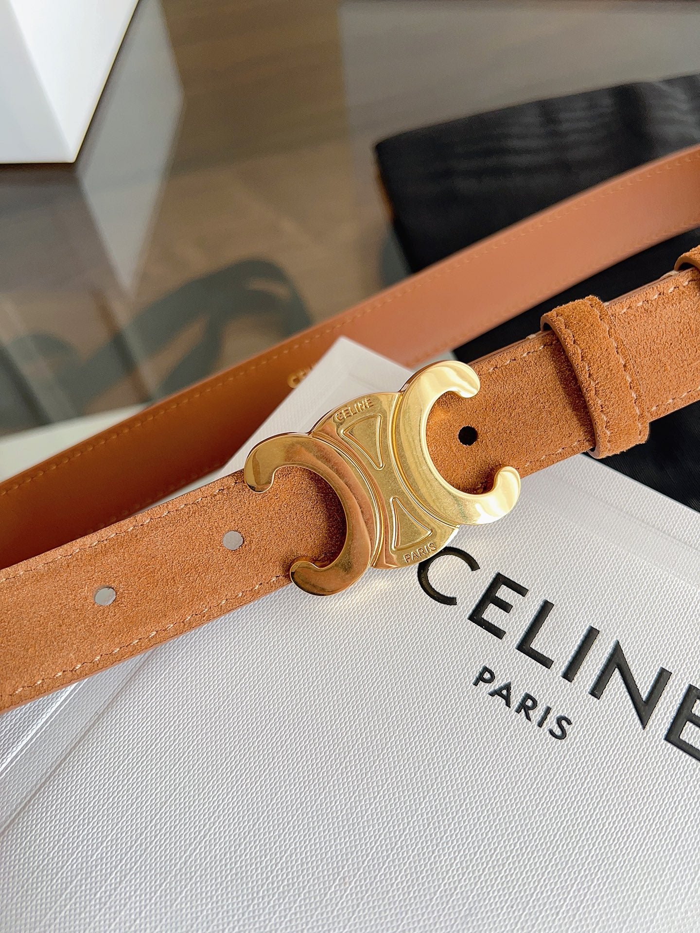 CL Gold 25mm Triomphe Tan Suede 616260