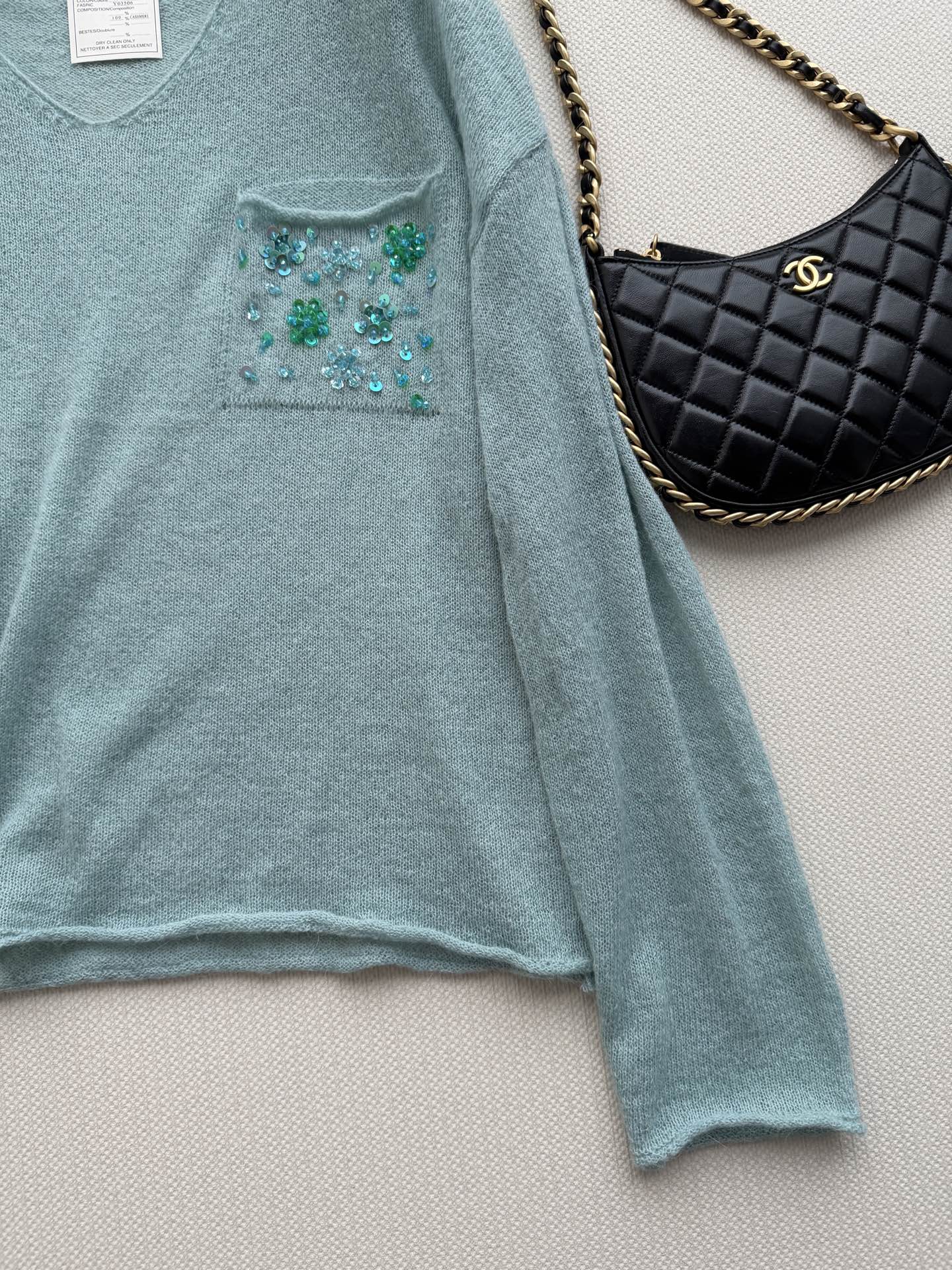 Chanel 2026 Sequin Embellishment V-neck Knit Top Turquoise Wool 417716