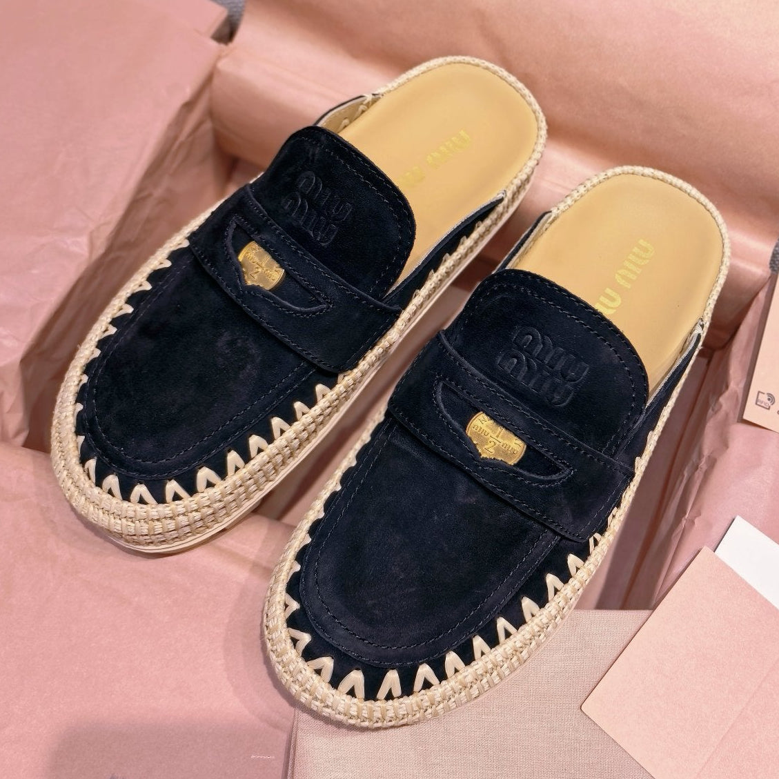 Miu Miu 2026 Raffia Flatform Mules Suede 155477