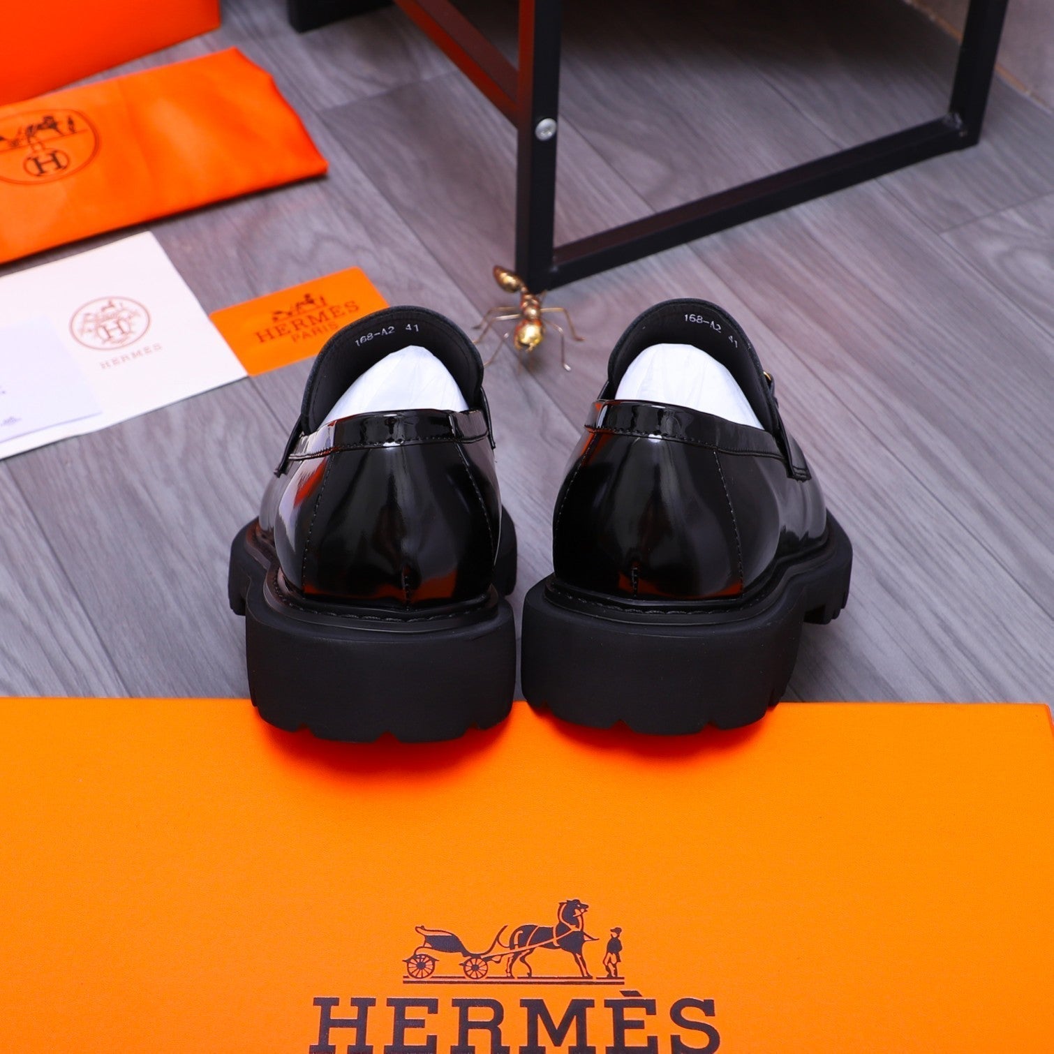 HM GOLD BUCKLE LOAFER GLOSSY BLACK CALFSKIN