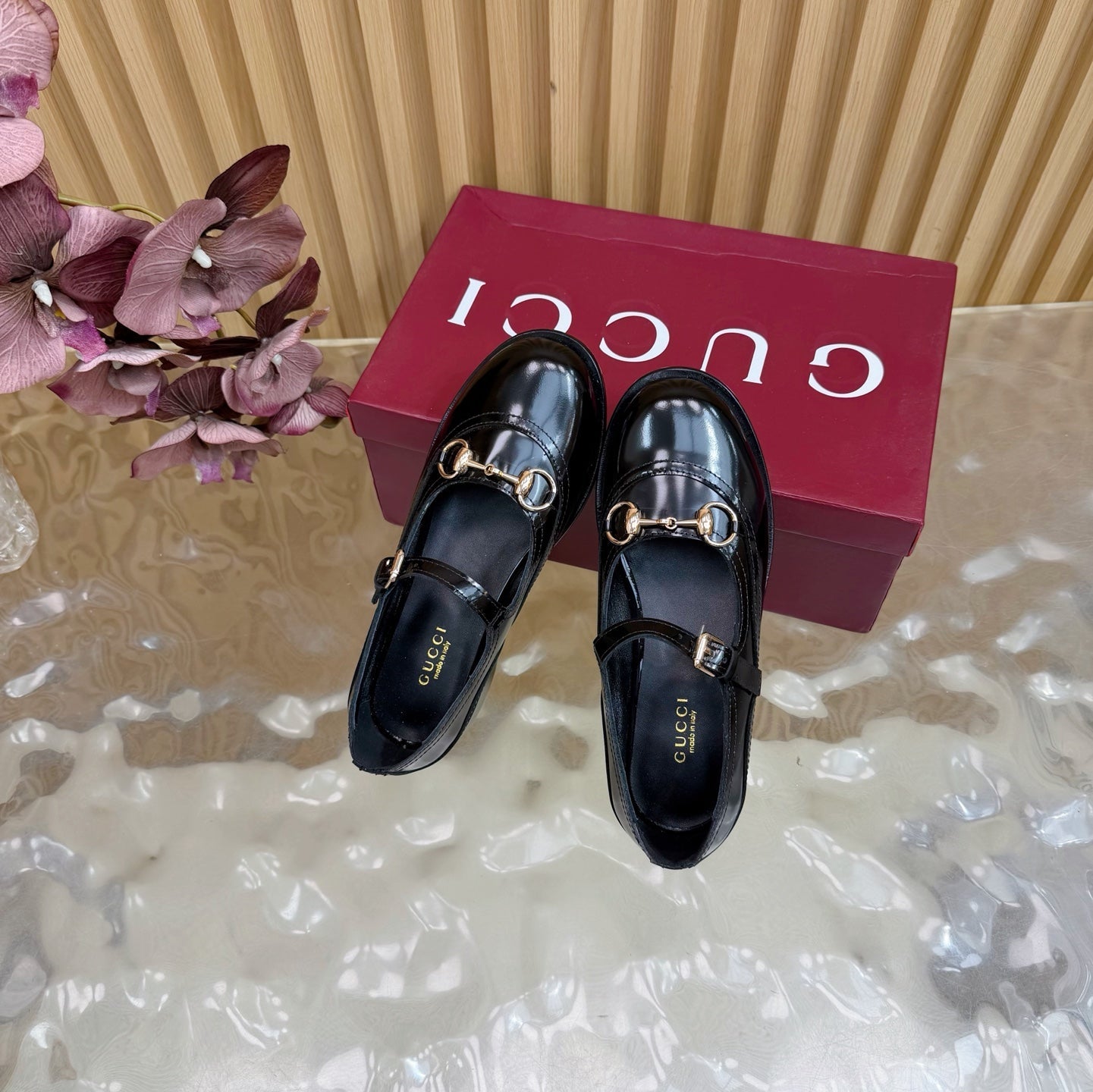 GG 26 Slip-on Black Sheepskin 589461