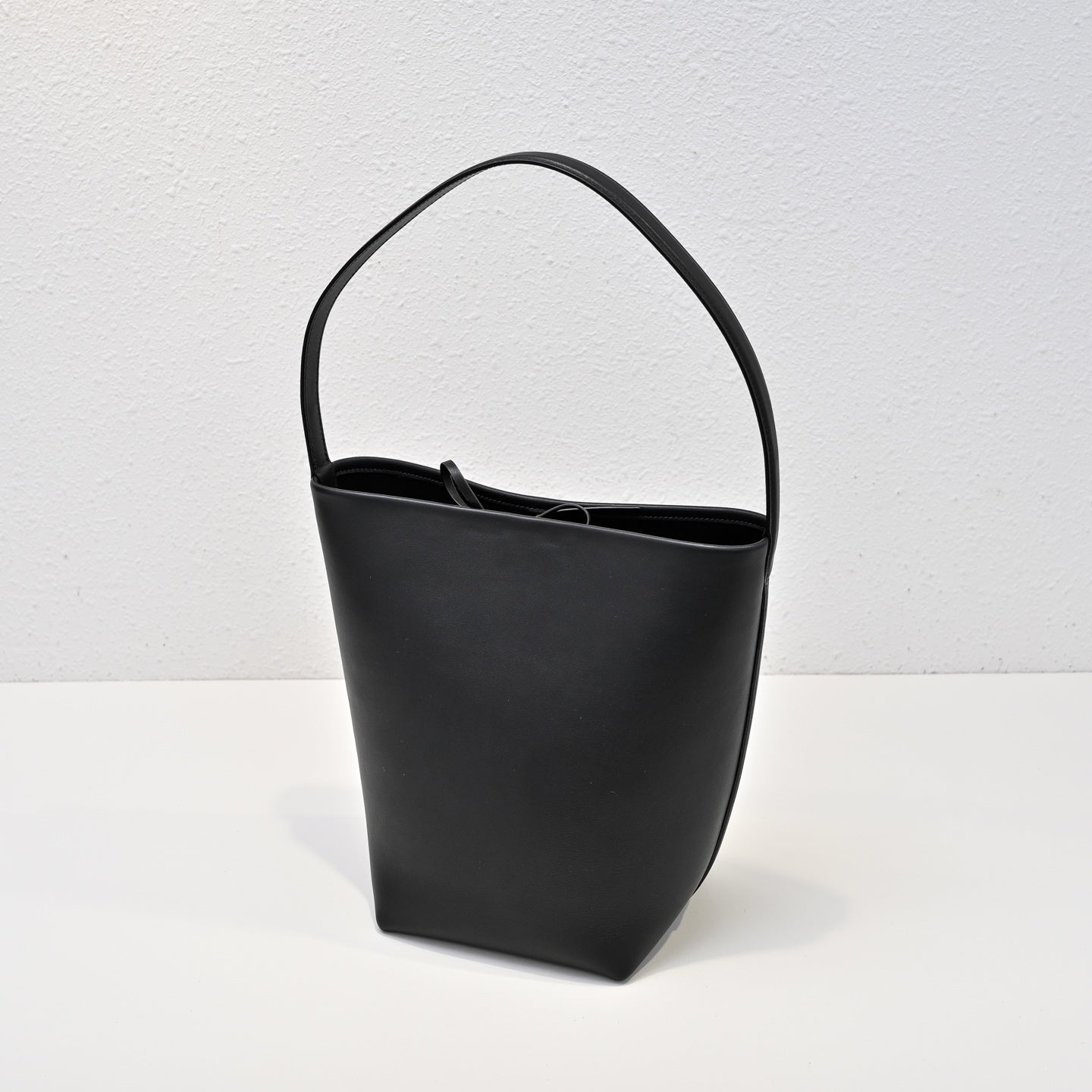 The Row N/S Park Tote 30cm Black Leather