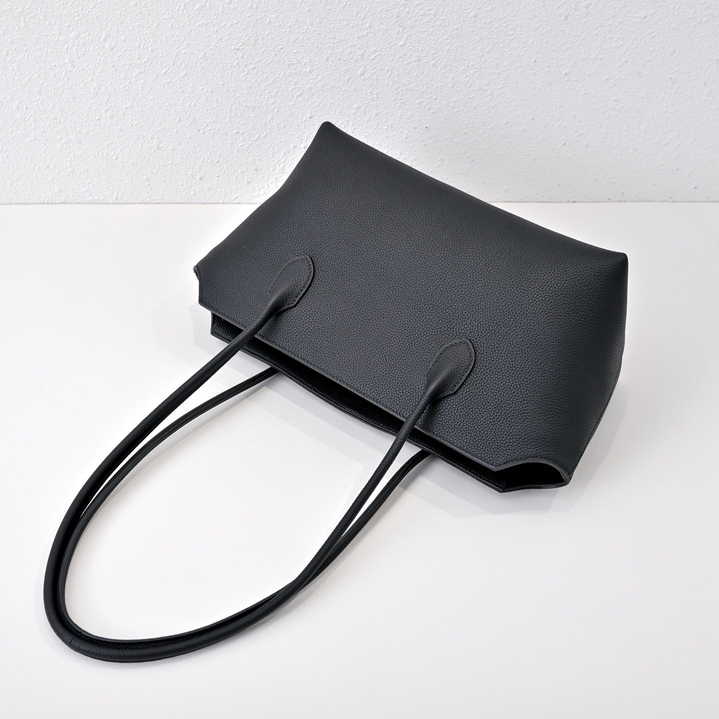 The Row Terasse Shoulder Bag 32cm Black Calfskin