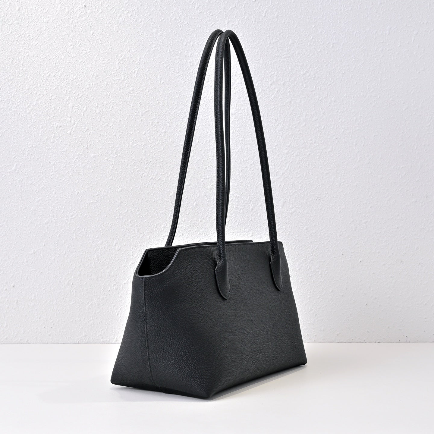 The Row Terasse Shoulder Bag 32cm Black Calfskin