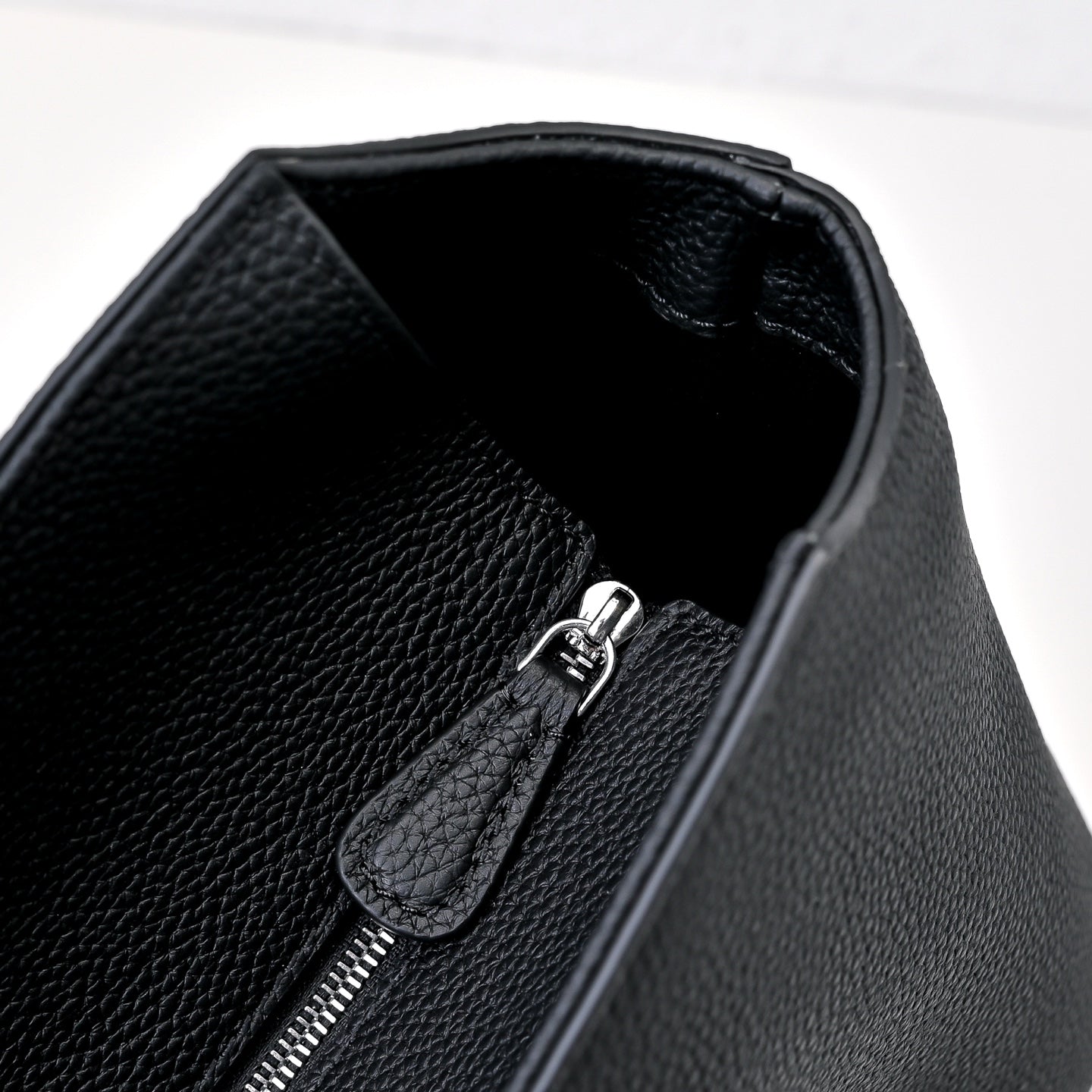 The Row Terasse Shoulder Bag 32cm Black Calfskin