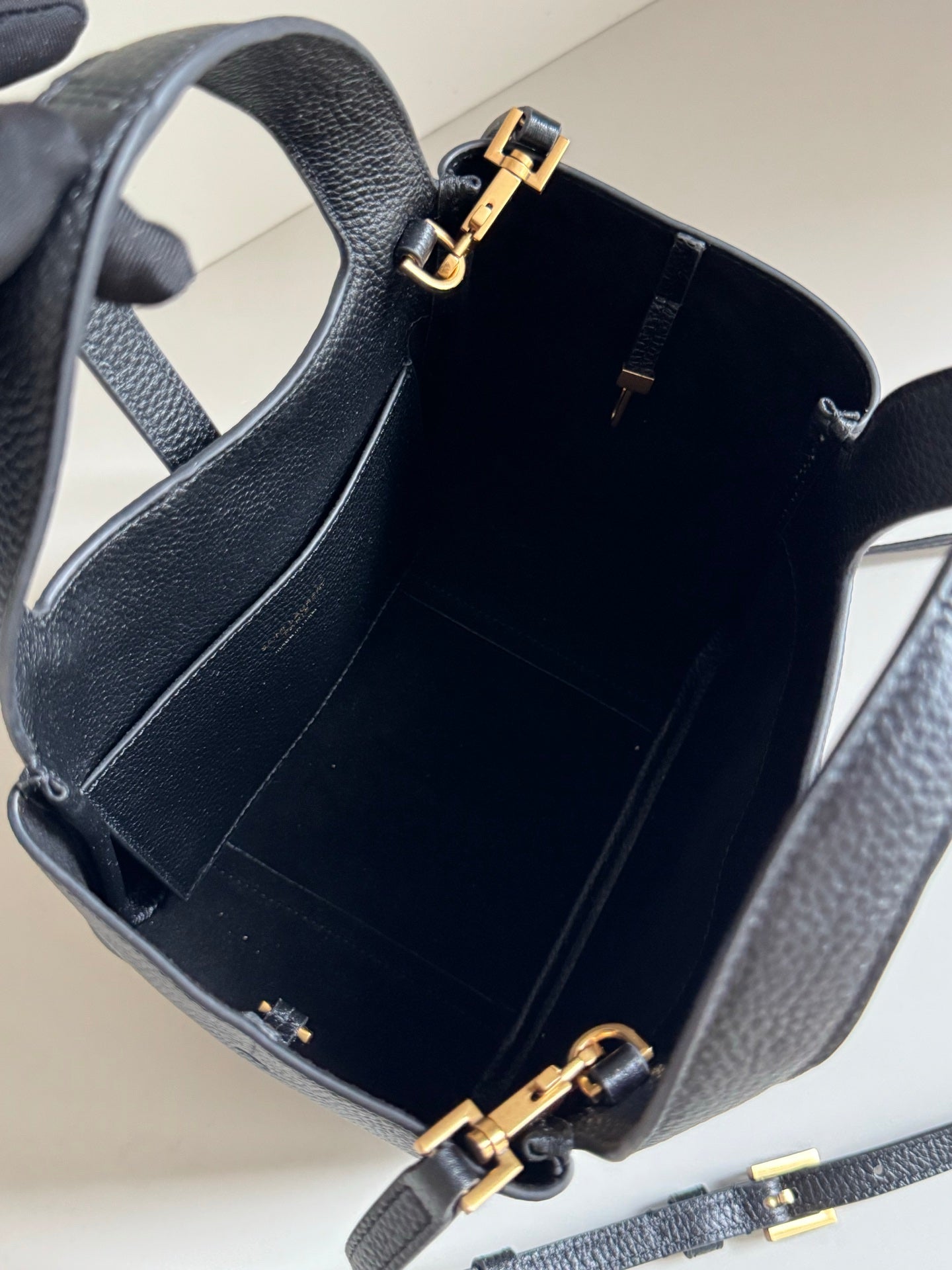 YSL 2026 Saint Laurent Le 5 à 7 Baby Bea 18cm Suede And Leather