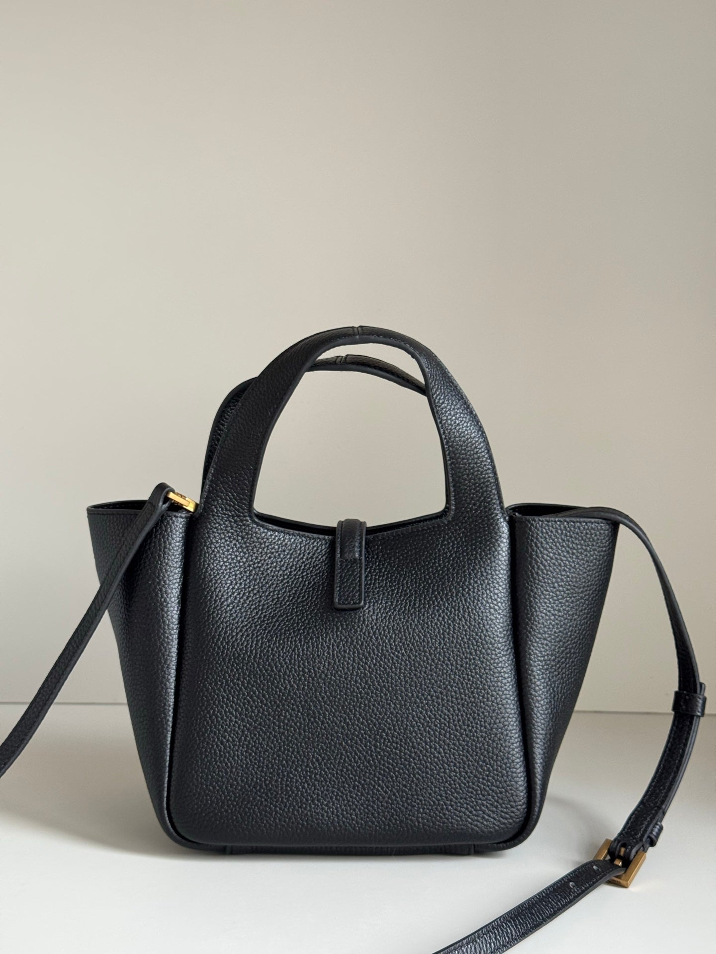 YSL 2026 Saint Laurent Le 5 à 7 Baby Bea 18cm Suede And Leather