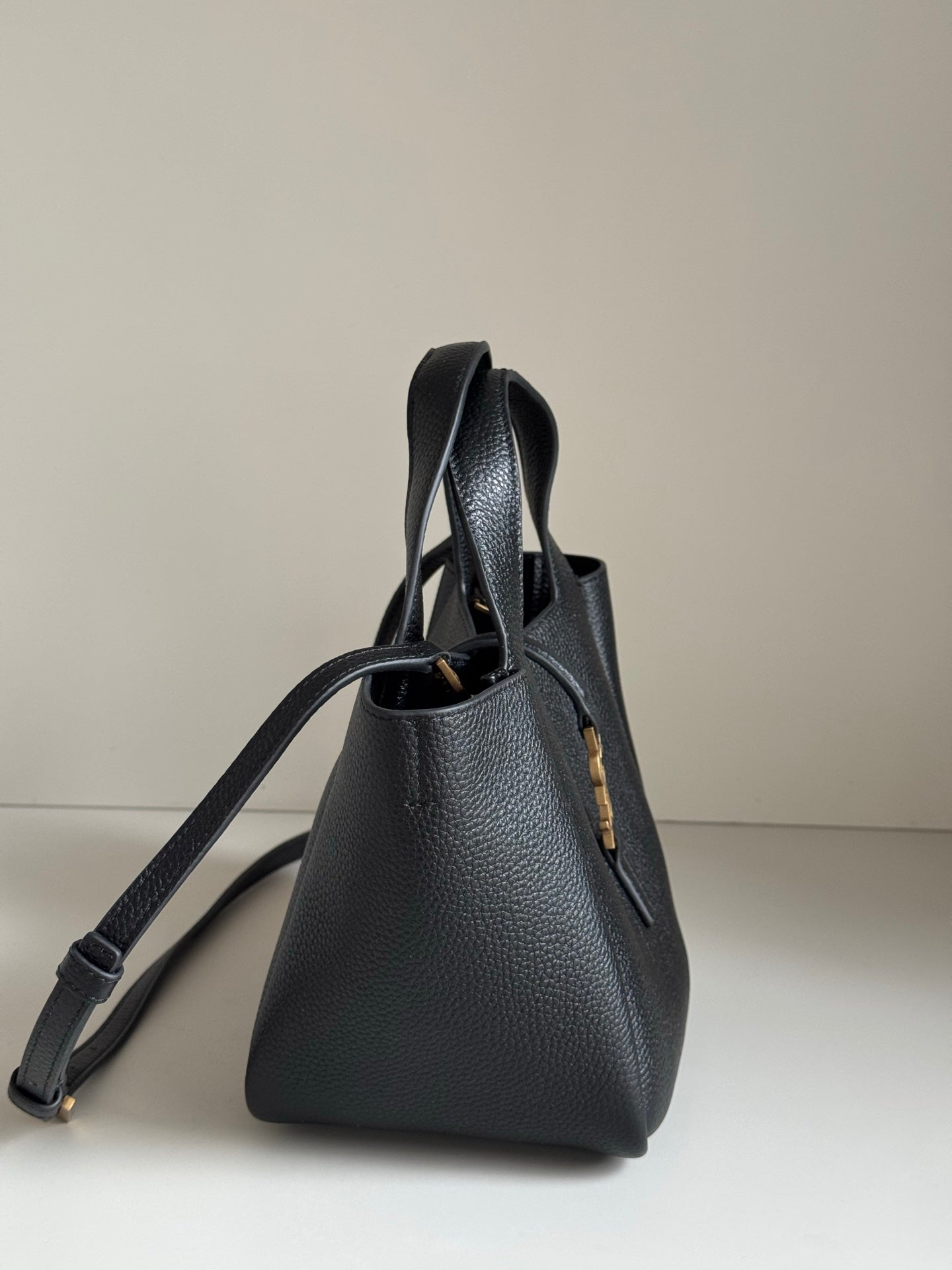 YSL 2026 Saint Laurent Le 5 à 7 Baby Bea 18cm Suede And Leather