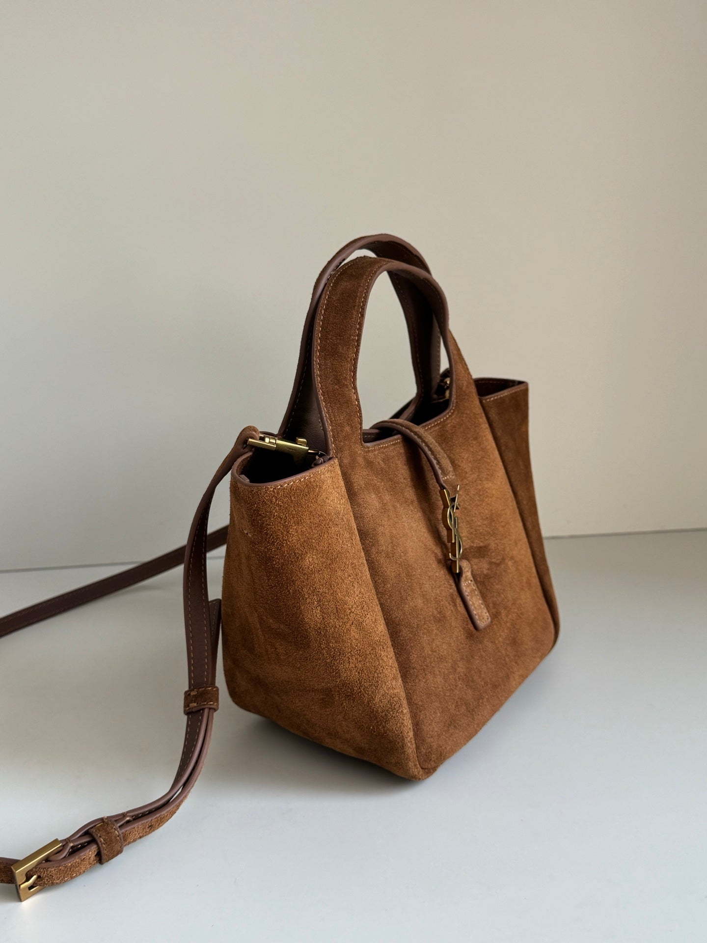 YSL 2026 Saint Laurent Le 5 à 7 Baby Bea 18cm Suede And Leather