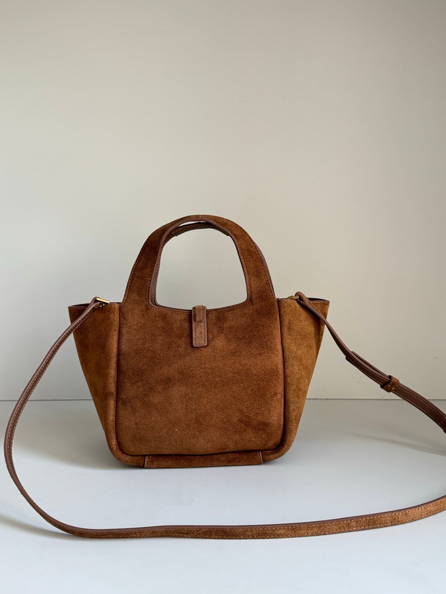 YSL 2026 Saint Laurent Le 5 à 7 Baby Bea 18cm Suede And Leather