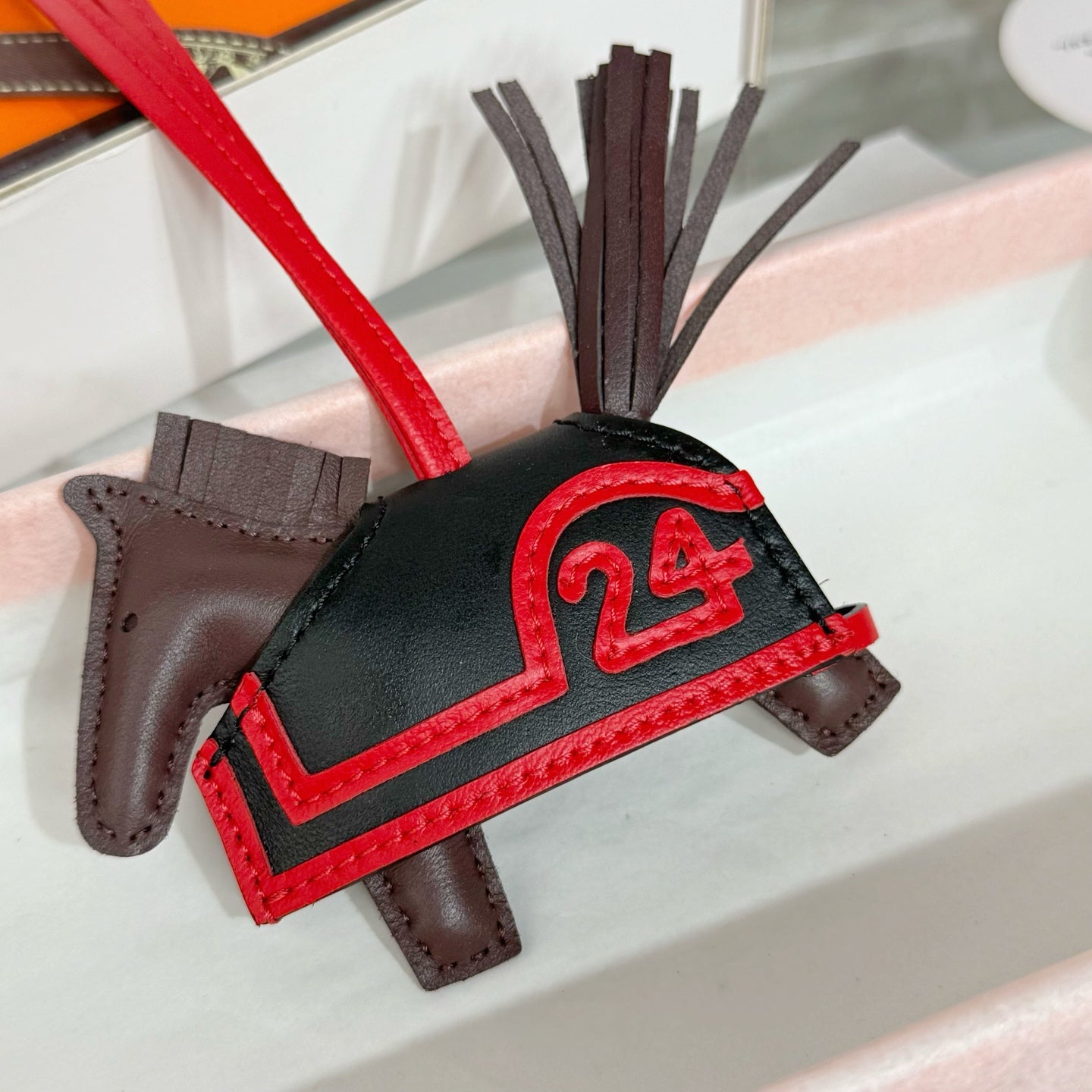 HM Rodeo Robeo 24 PM Charm Chocolate mix Red Lambskin