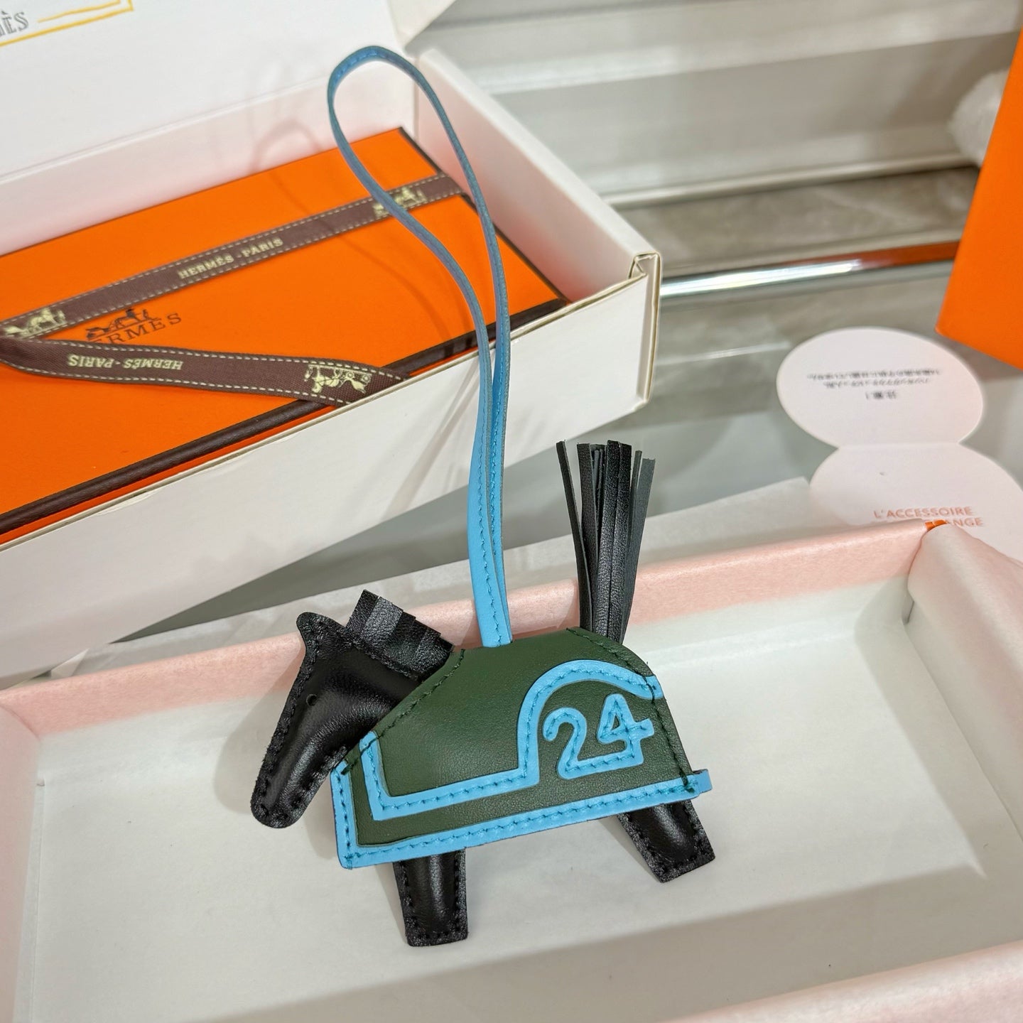 HM Rodeo Robeo 24 PM Charm Black mix Mangrove Green Lambskin