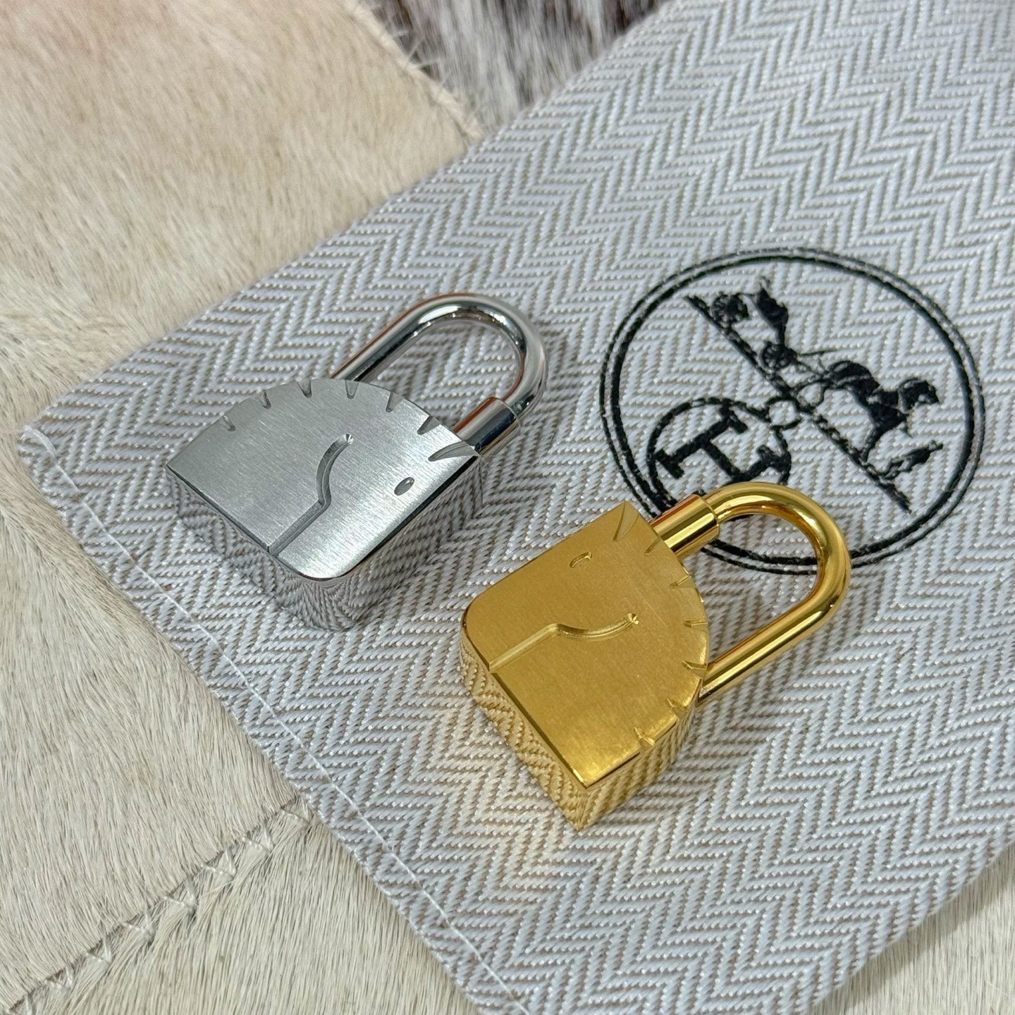 HM Horese Head Charm