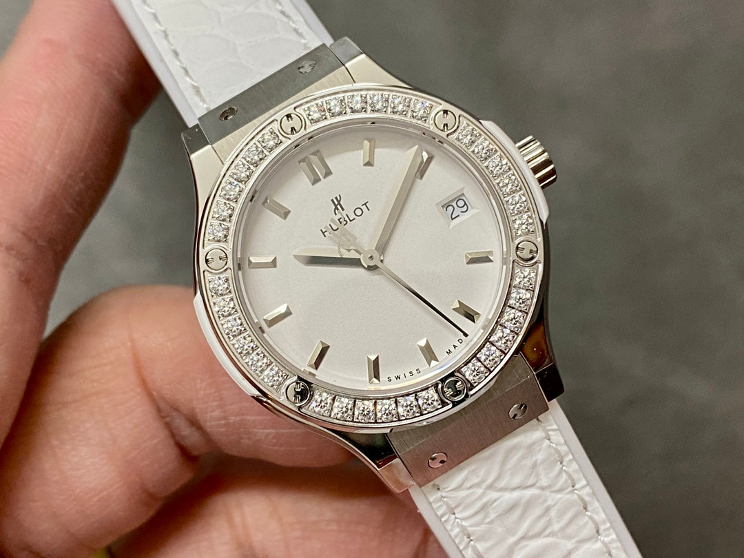 Hublot Classic Fusion Titanium Diamonds 33mm White Leather Strap