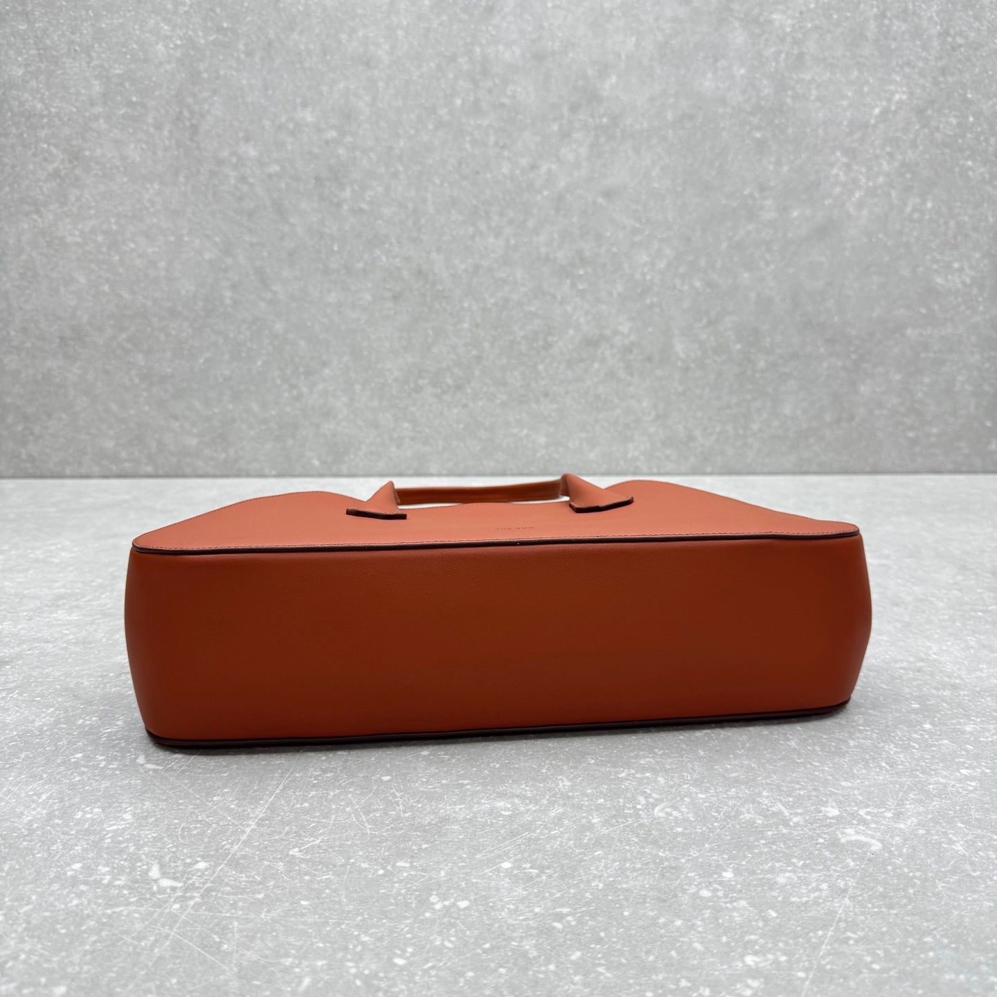 The Row 2025 Alger Bag 39cm Caramel Cowhide