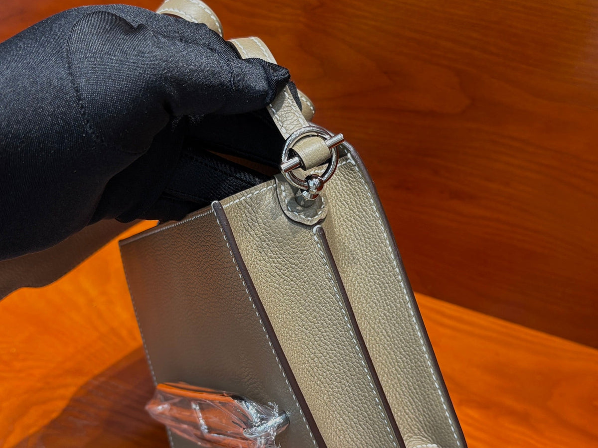 High-end Hermes 2026 Mini Roulis 18cm Evercolor Leather