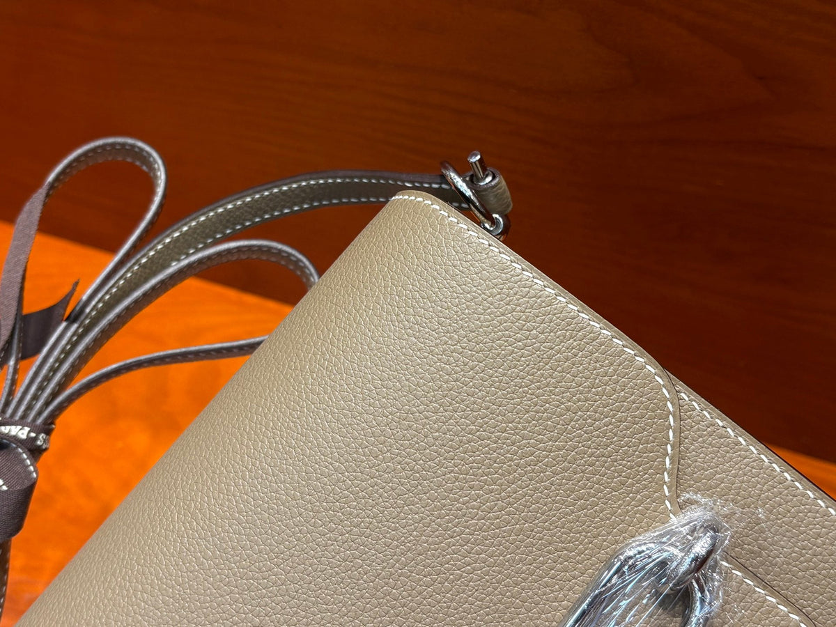 High-end Hermes 2026 Mini Roulis 18cm Evercolor Leather