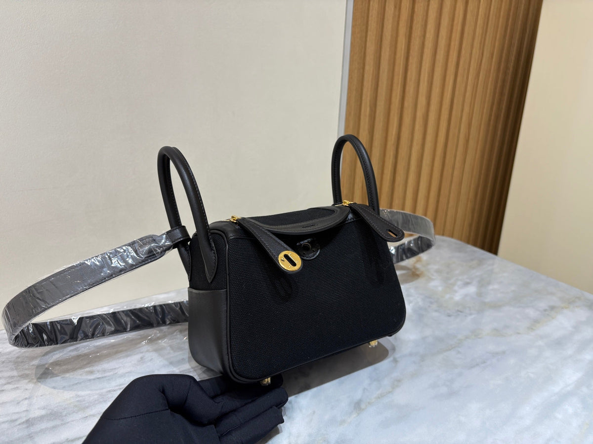 High-end Hermes 2026 Lindy Bag 19cm Black Swift Leather/Canvas
