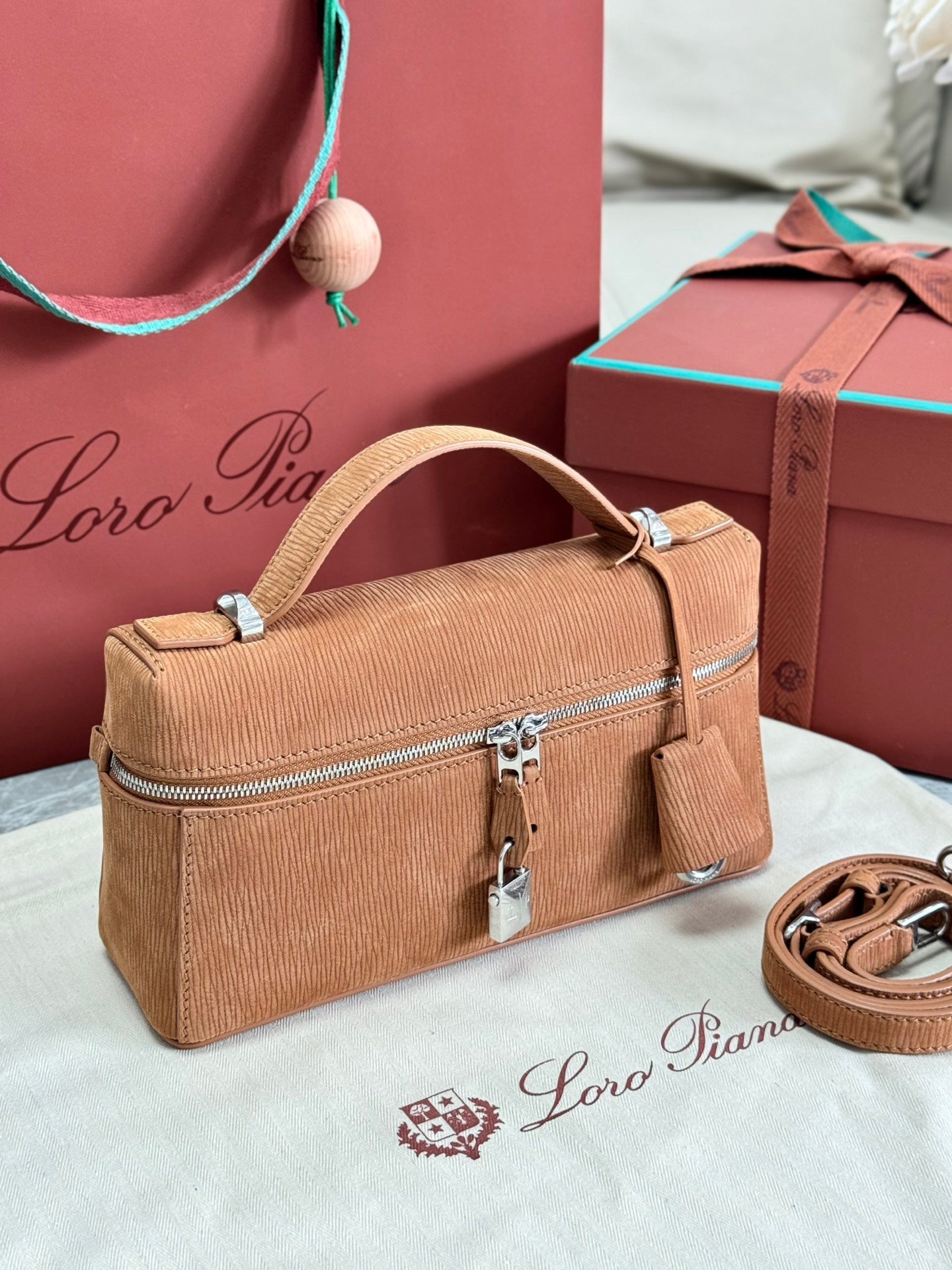 LP 2026 Extra Bag L23 Toffee/Antique Silver Calfskin