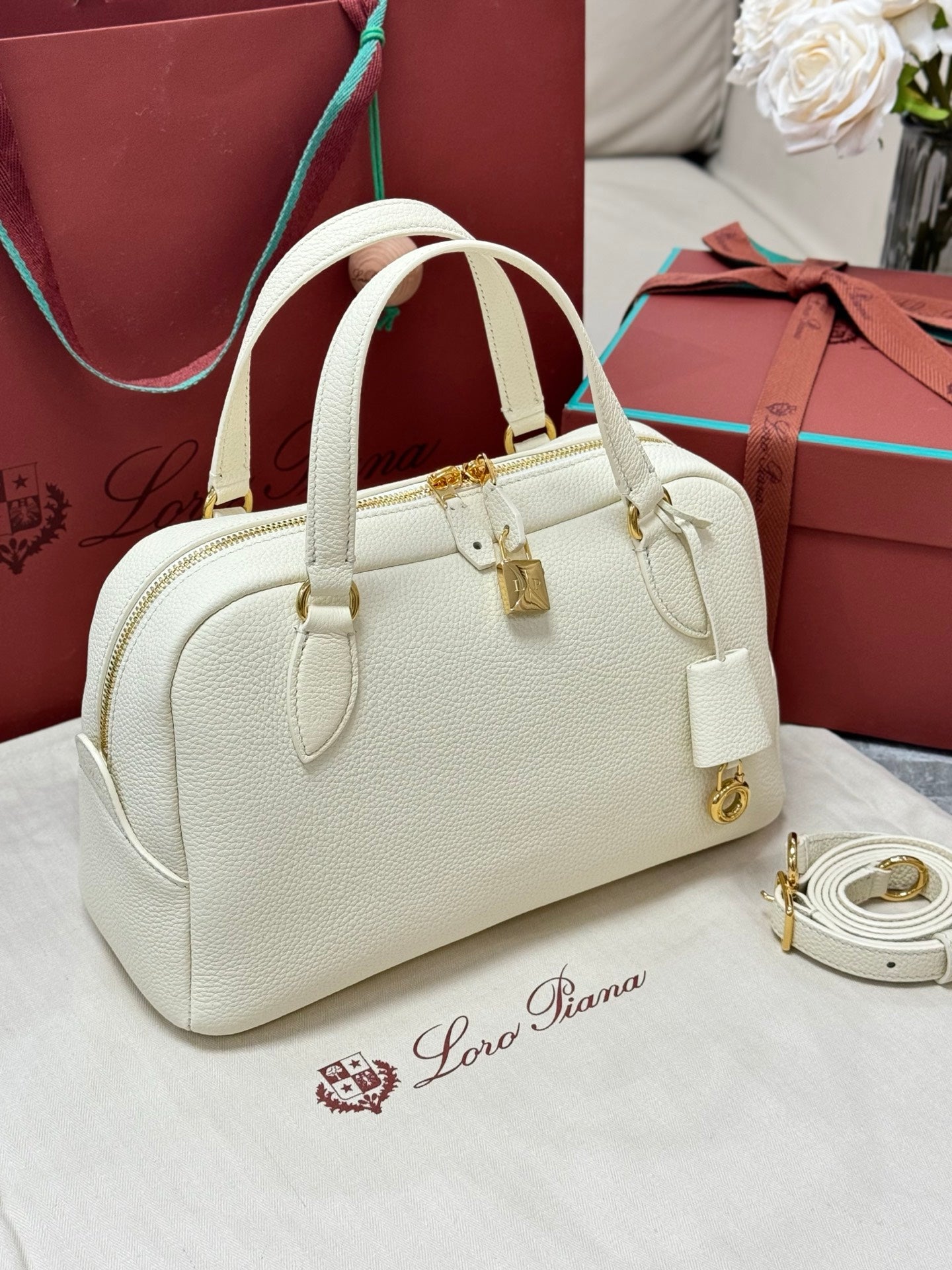 LP 2026 Needle Bag 31cm Off-white Calfskin