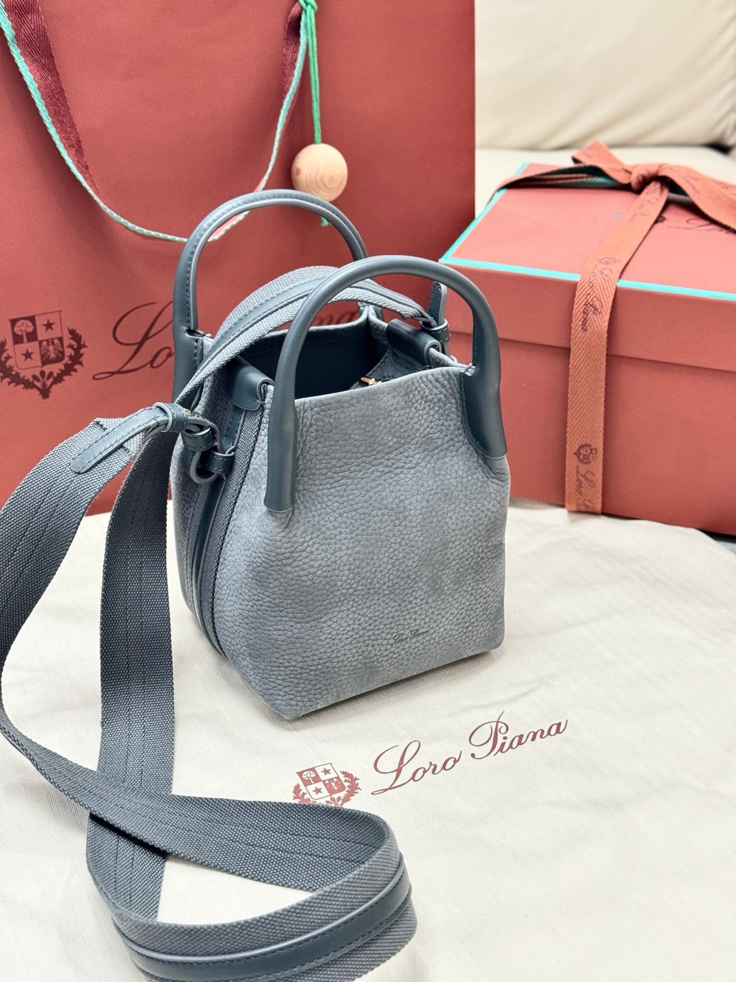 LP 2026 Bale Bucket Bag 16cm Blue-green Cowhide