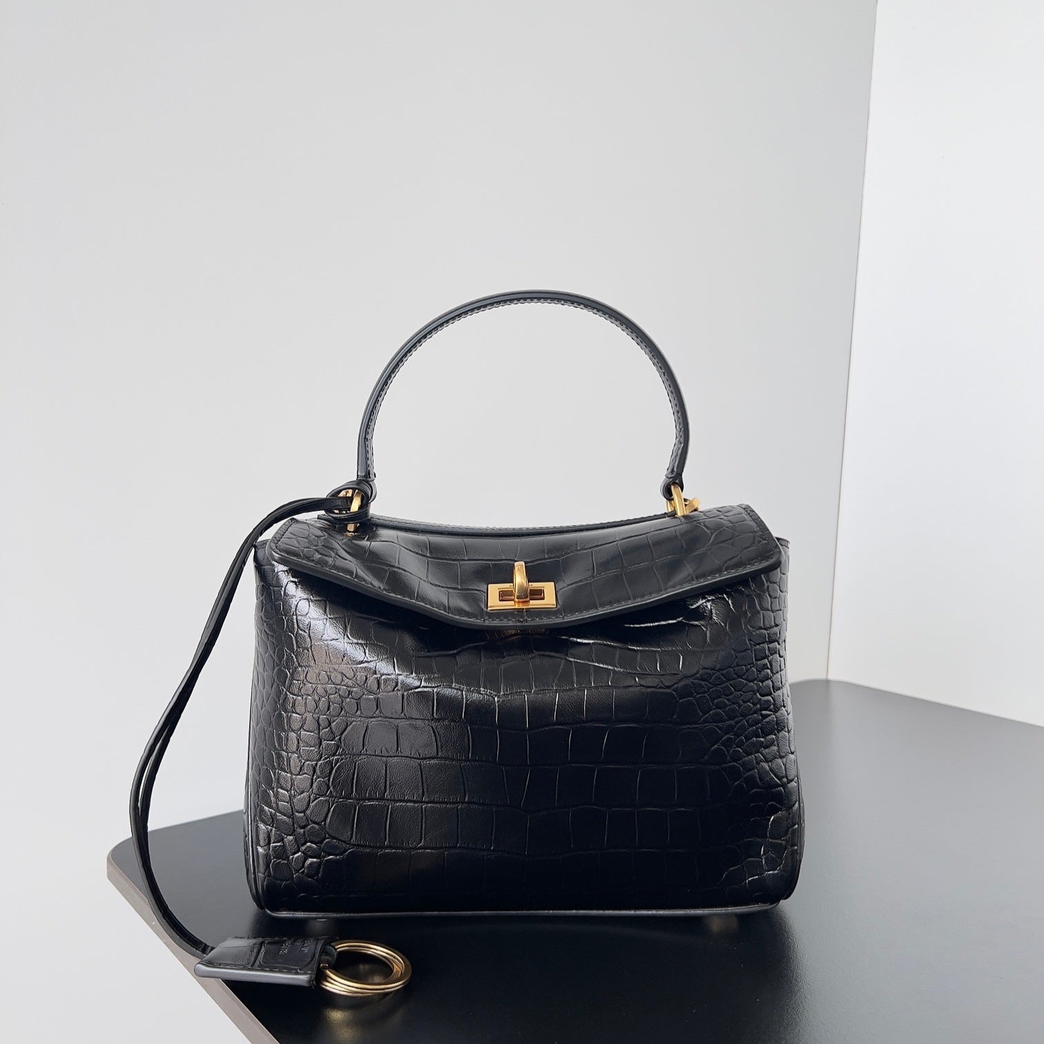𝗕𝗮𝗹𝗲𝗻𝗰𝗶𝗮𝗴𝗮 Rodeo 22 bag black crocodile skin
