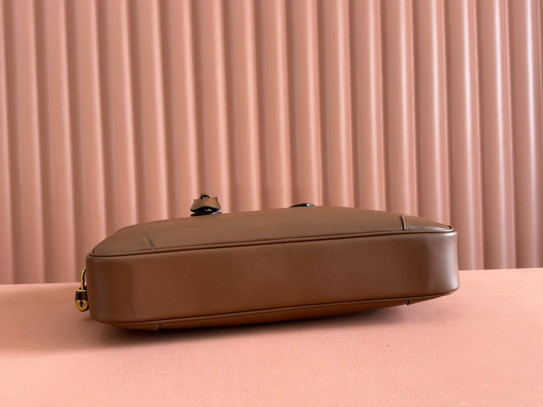 Gucci Emblem Briefcase Brown Calfskin 248359