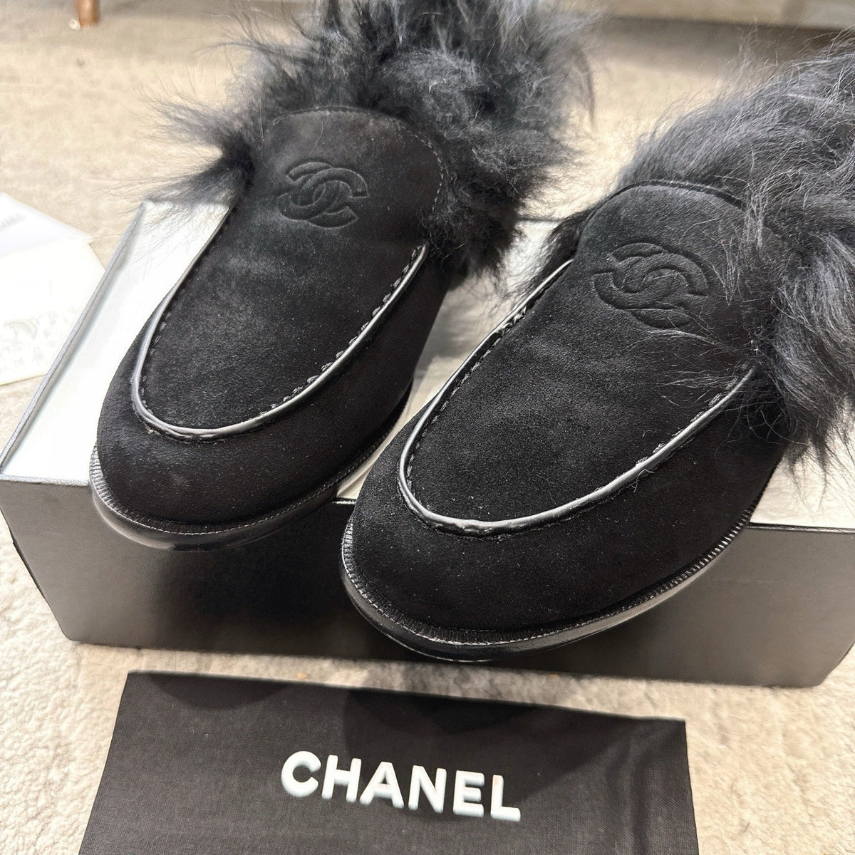 Chanel 2026 Shiny Crumpled Loafers Suede Leather Fur 188080