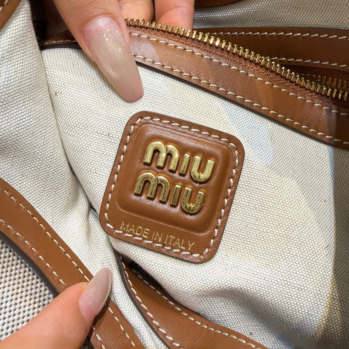 MiuMiu 2026 Tote Bag 22cm Ivory Canvas Leather