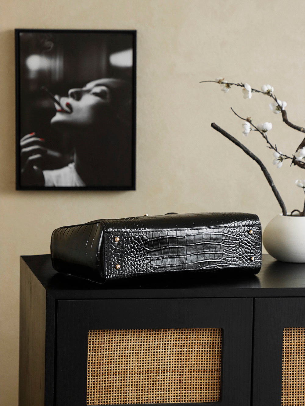 Chanel 25 Crocodile-embossed 40cm Bag Black Cowhide 322959