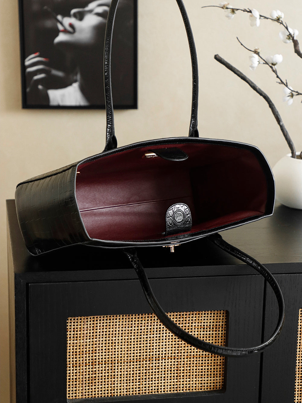 Chanel 25 Crocodile-embossed 40cm Bag Black Cowhide 322959