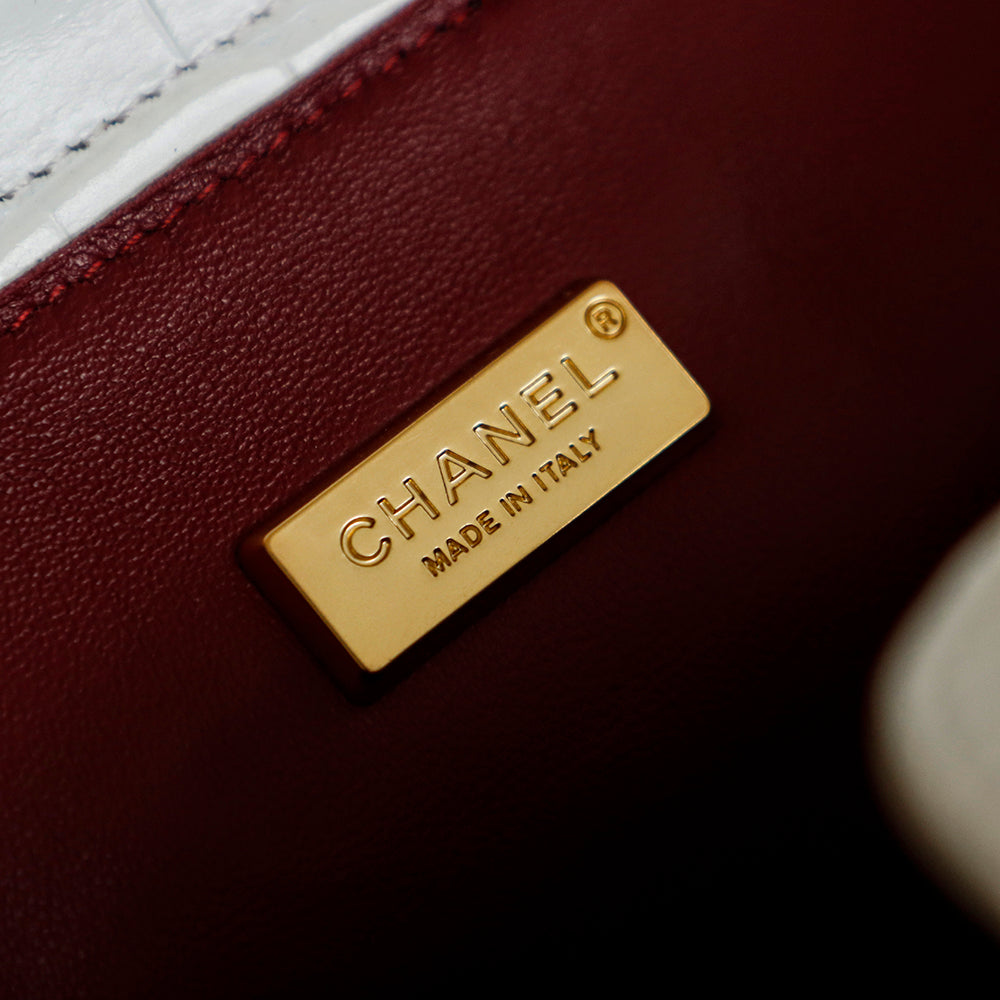 Chanel 25 Crocodile-embossed 40cm Bag White Cowhide 322960