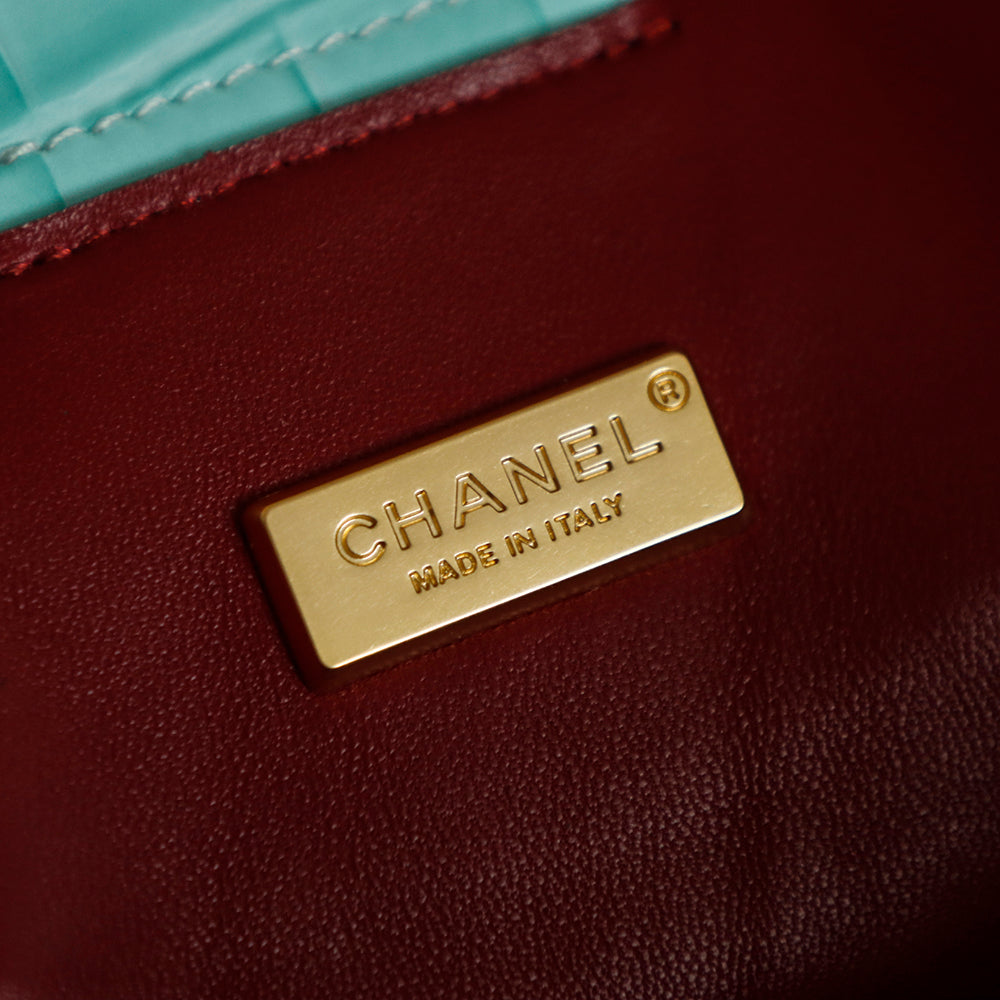 Chanel 25 Crocodile-embossed 40cm Bag Turquoise Cowhide 322961