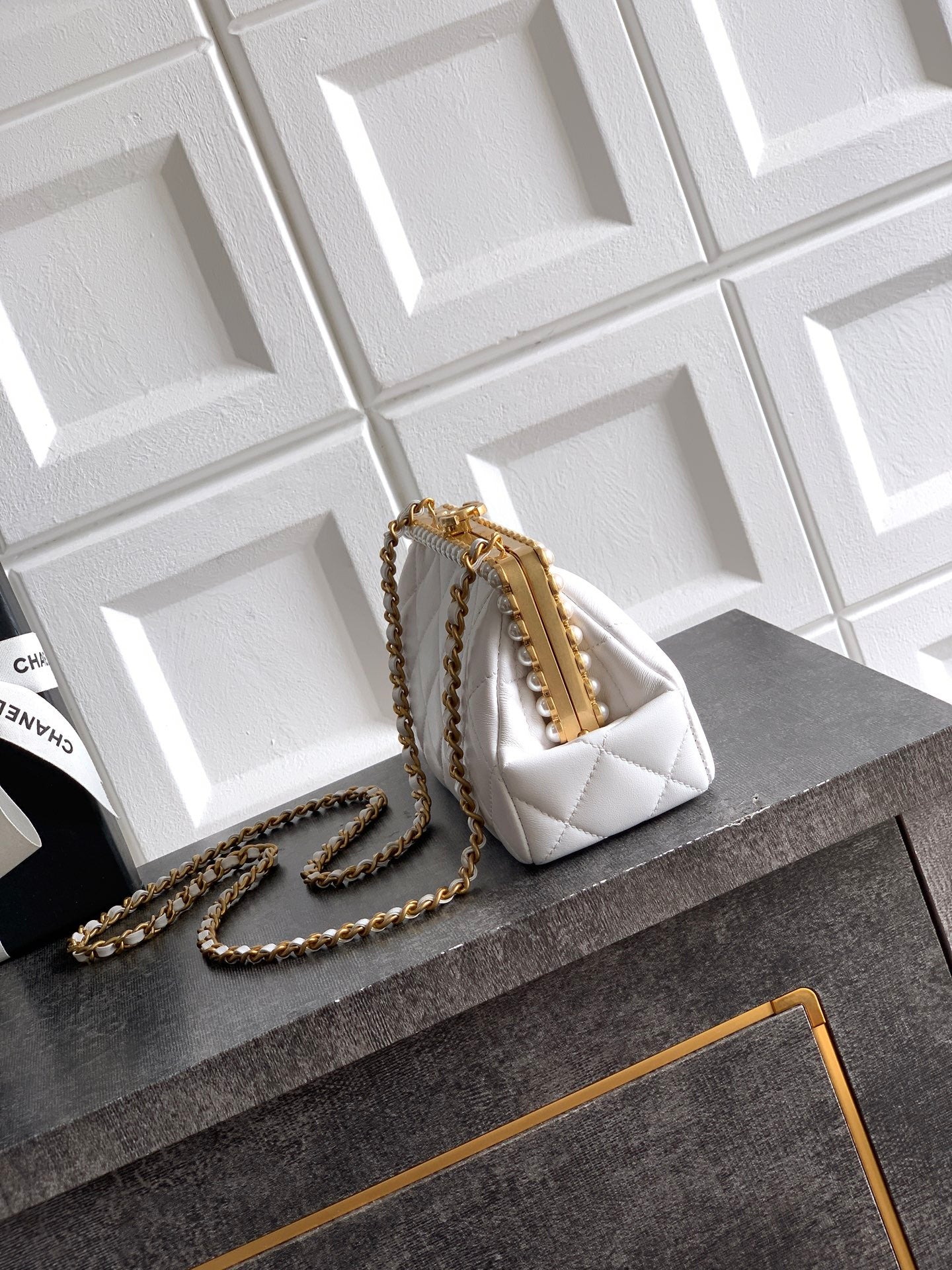 Chanel 2026 Pearl Clutch White Gold Lambskin 321881