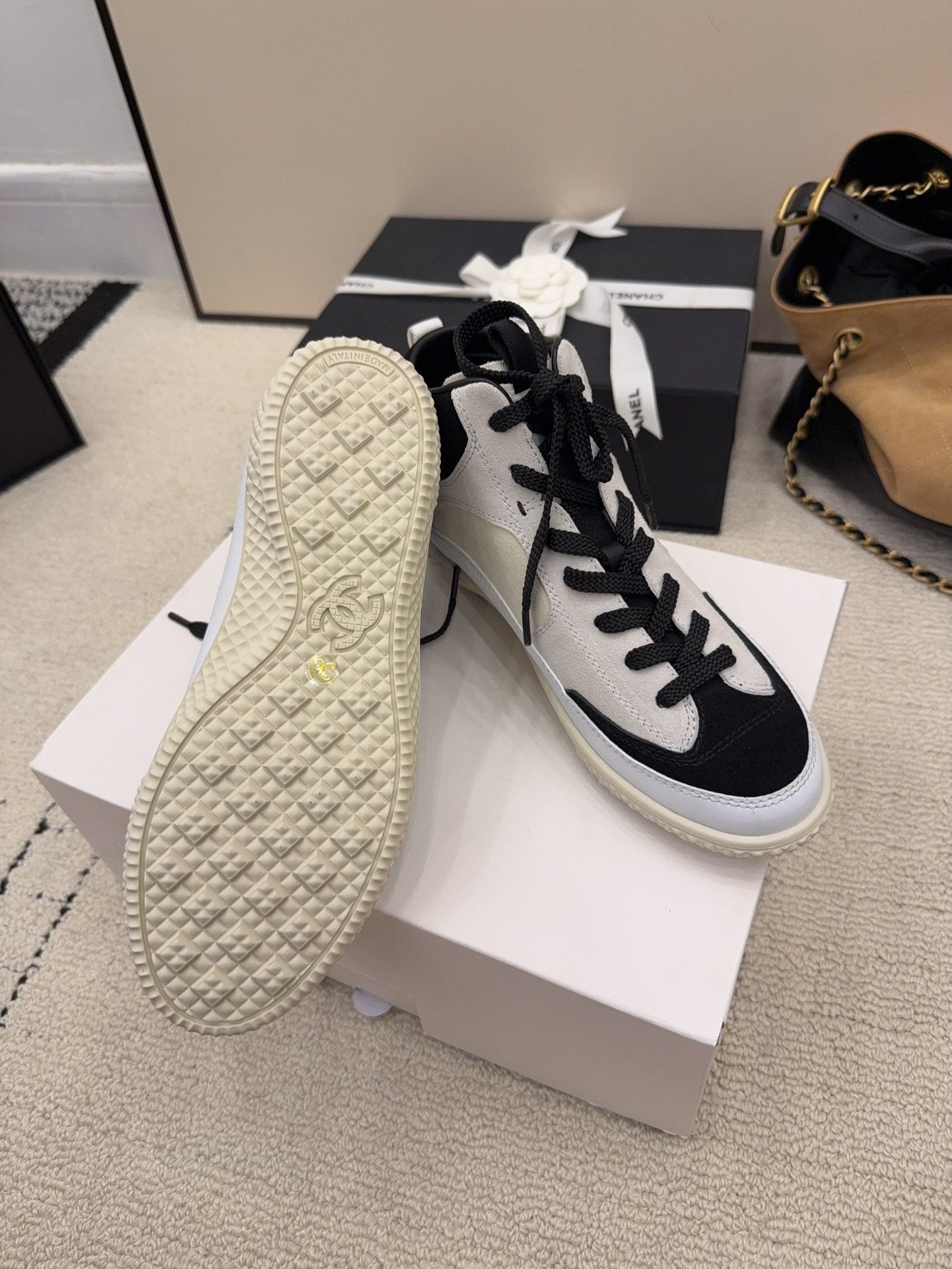CC 26 High-top Sneaker White mix Black Suede 589099