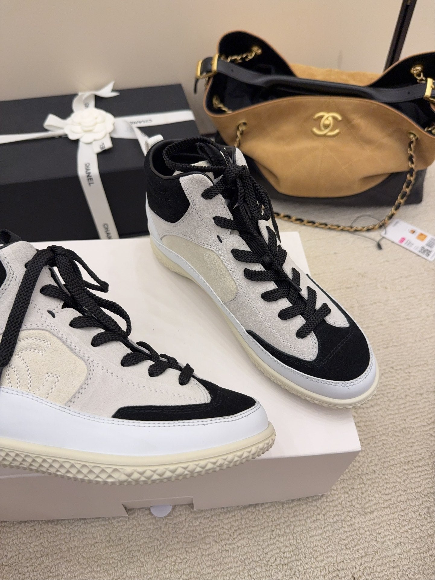 CC 26 High-top Sneaker White mix Black Suede 589099