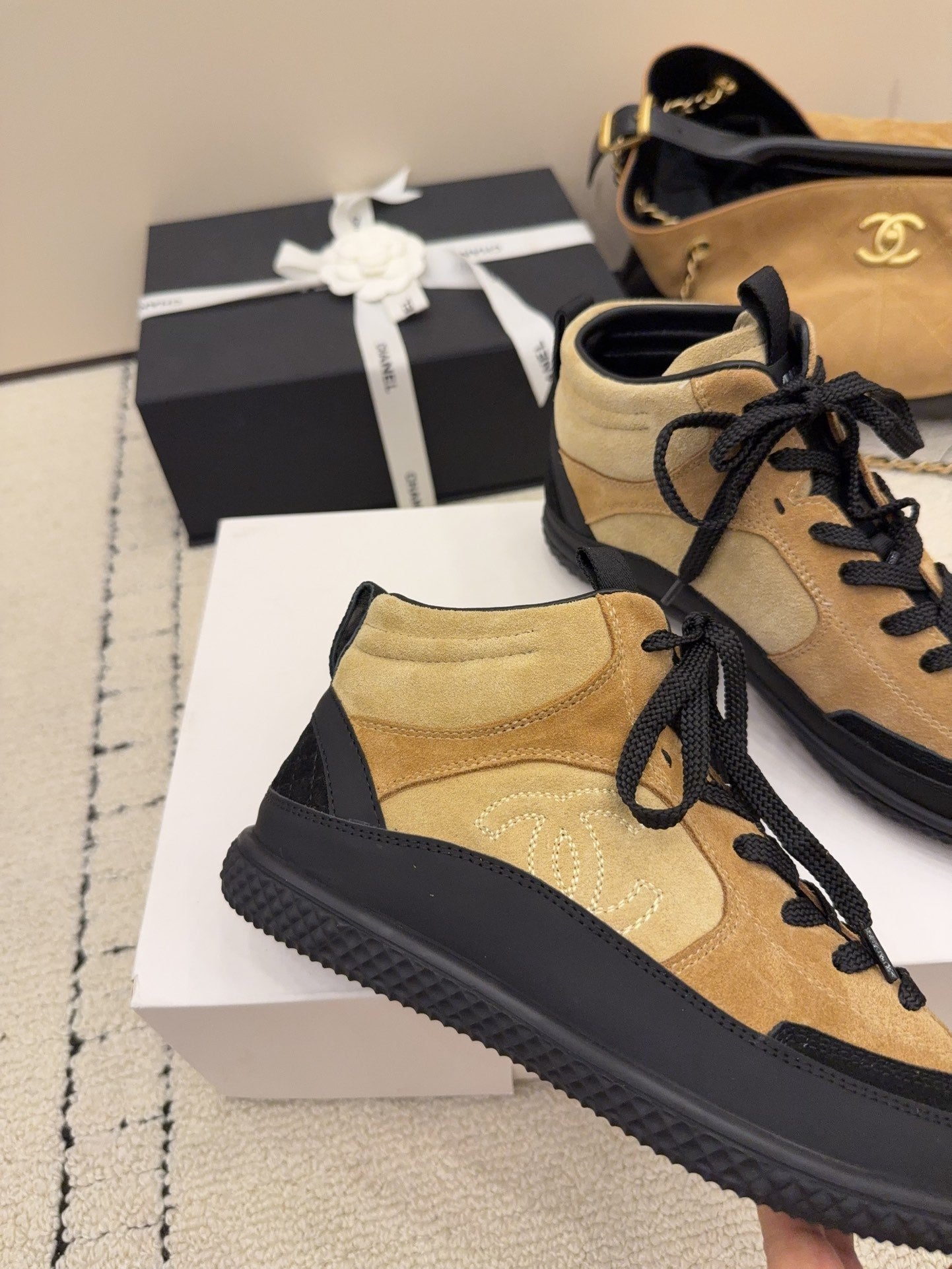 CC 26 High-top Sneaker Beige mix Black Suede 589100