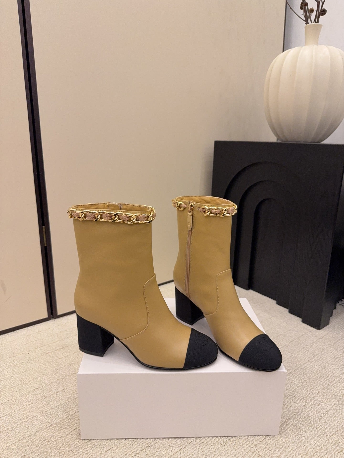 CC 26 Boot With Sock Detail Beige Cream Wool Leather 588841