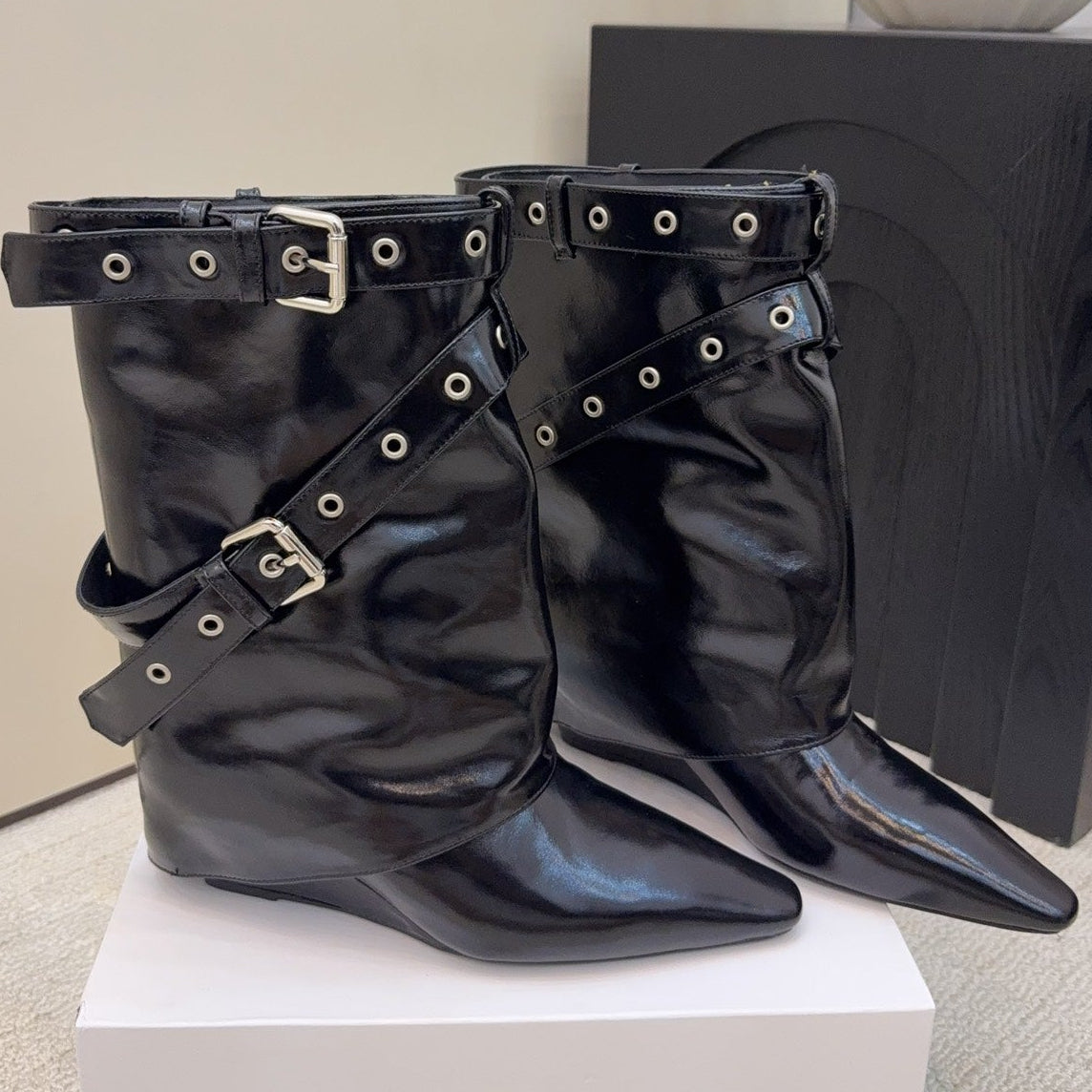 CC 26 Ankle Boot With Buckle Black Cowhide 589113