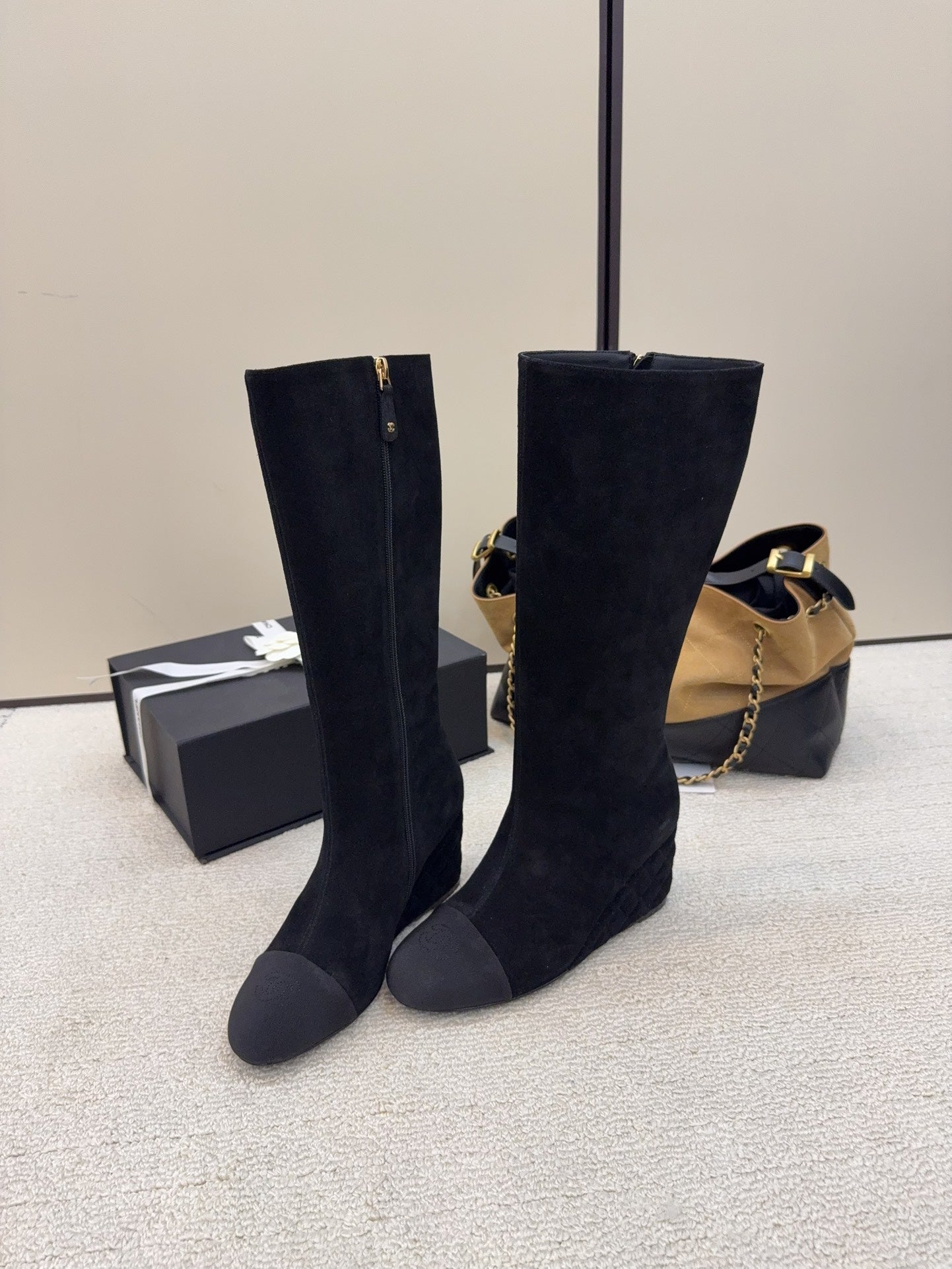 CC 26 Wedge Boot Black Suede 588893