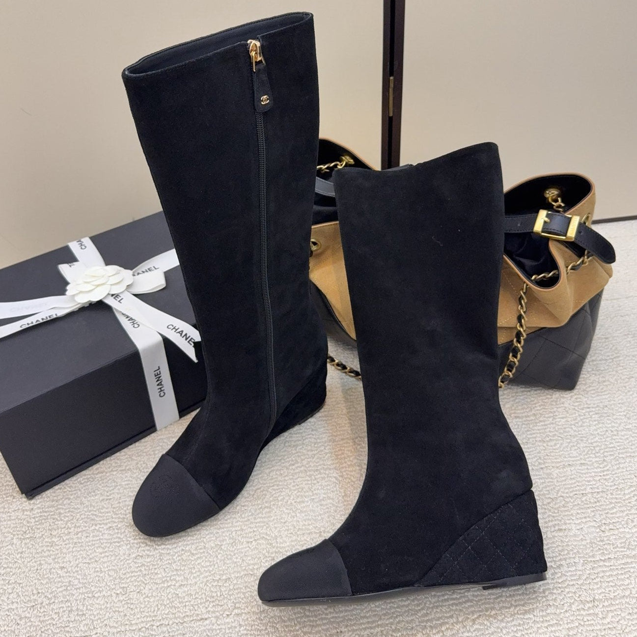 CC 26 Wedge Boot Black Suede 588893