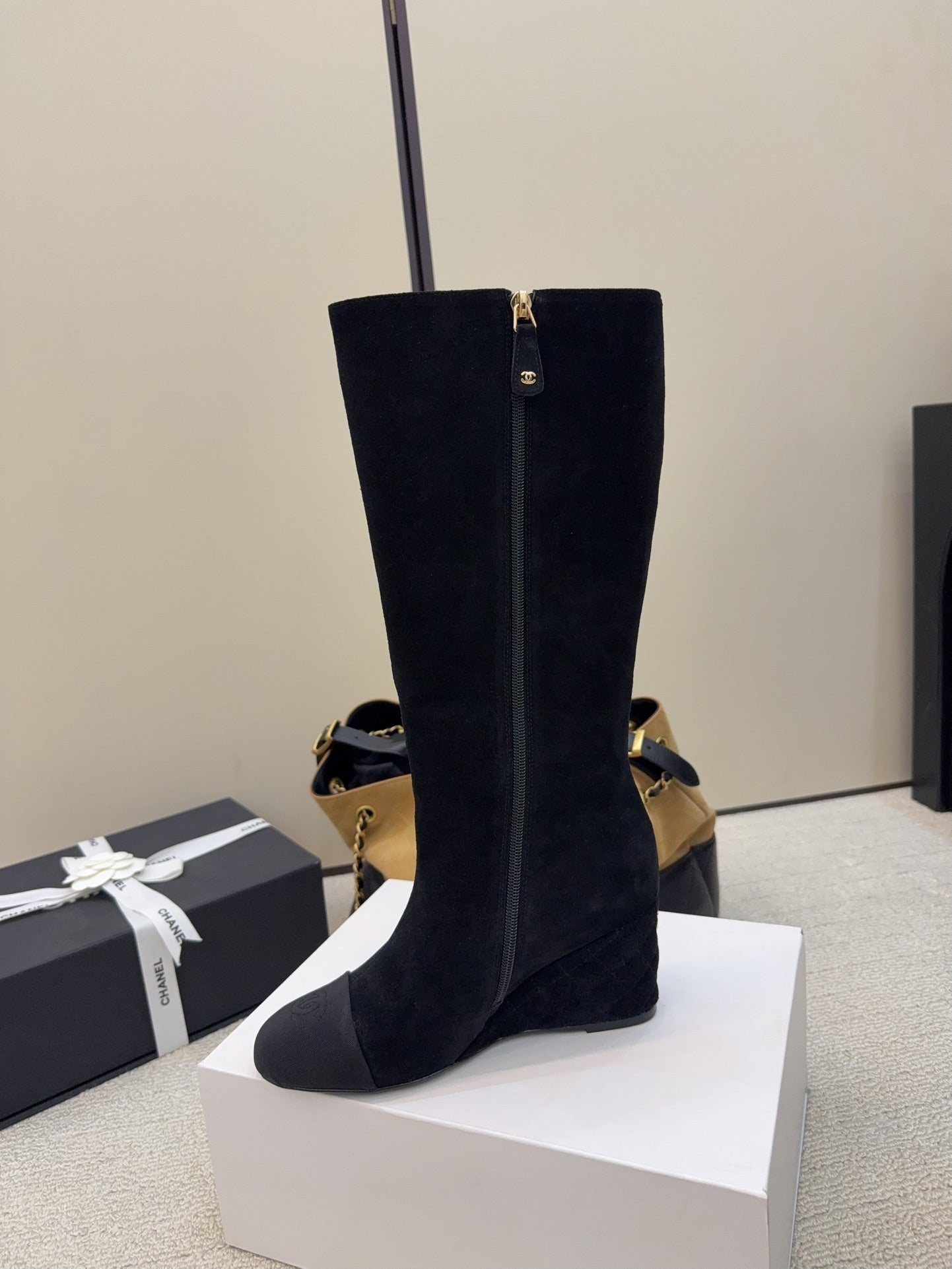 CC 26 Wedge Boot Black Suede 588893