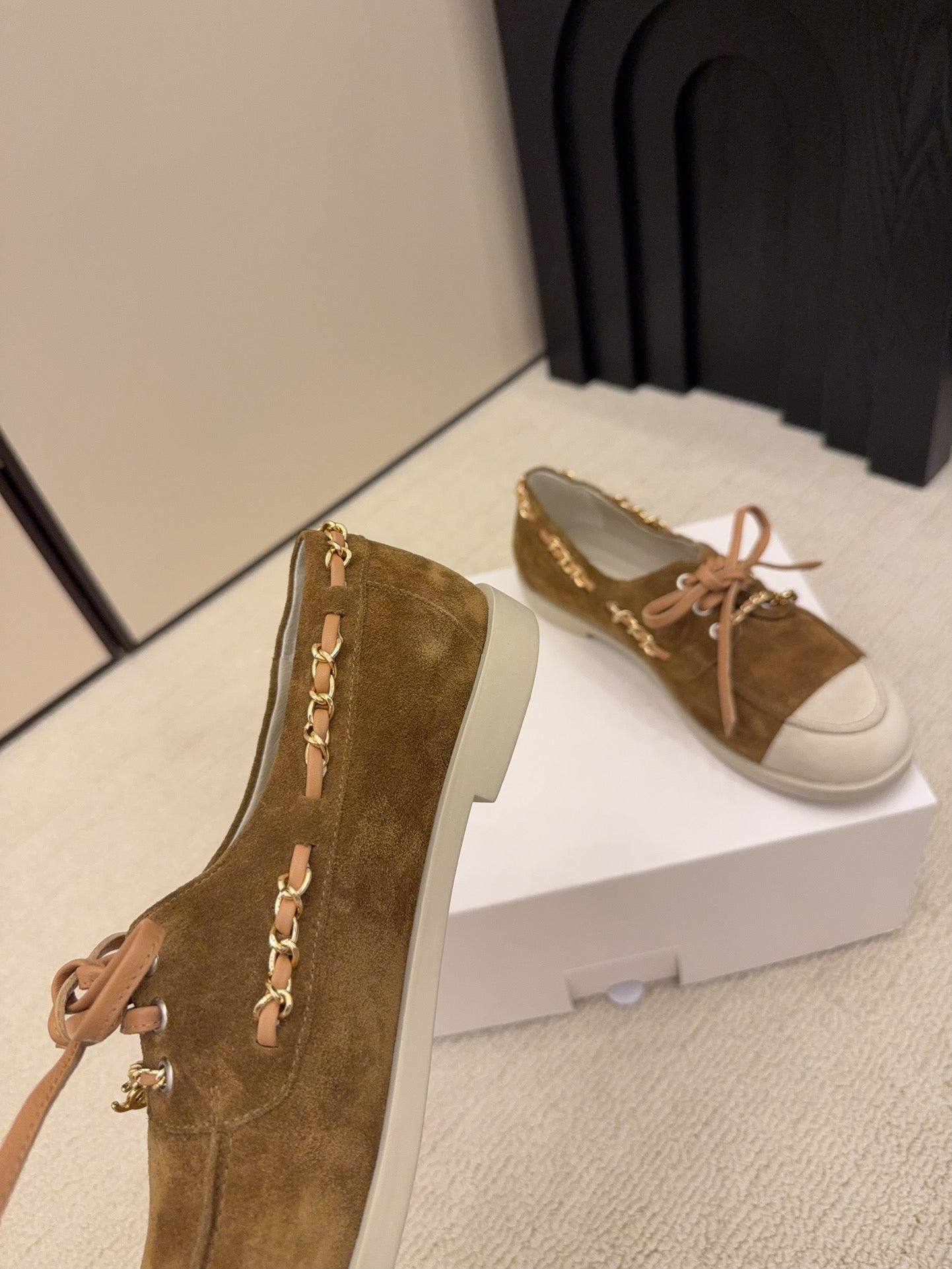 CC 26 Mocassin Loafer Brown Suede 588896