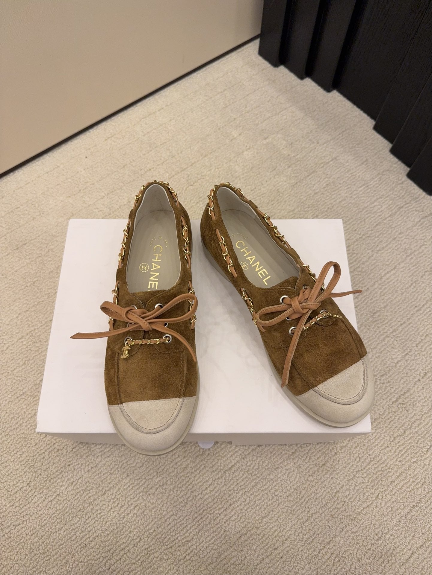 CC 26 Mocassin Loafer Brown Suede 588896