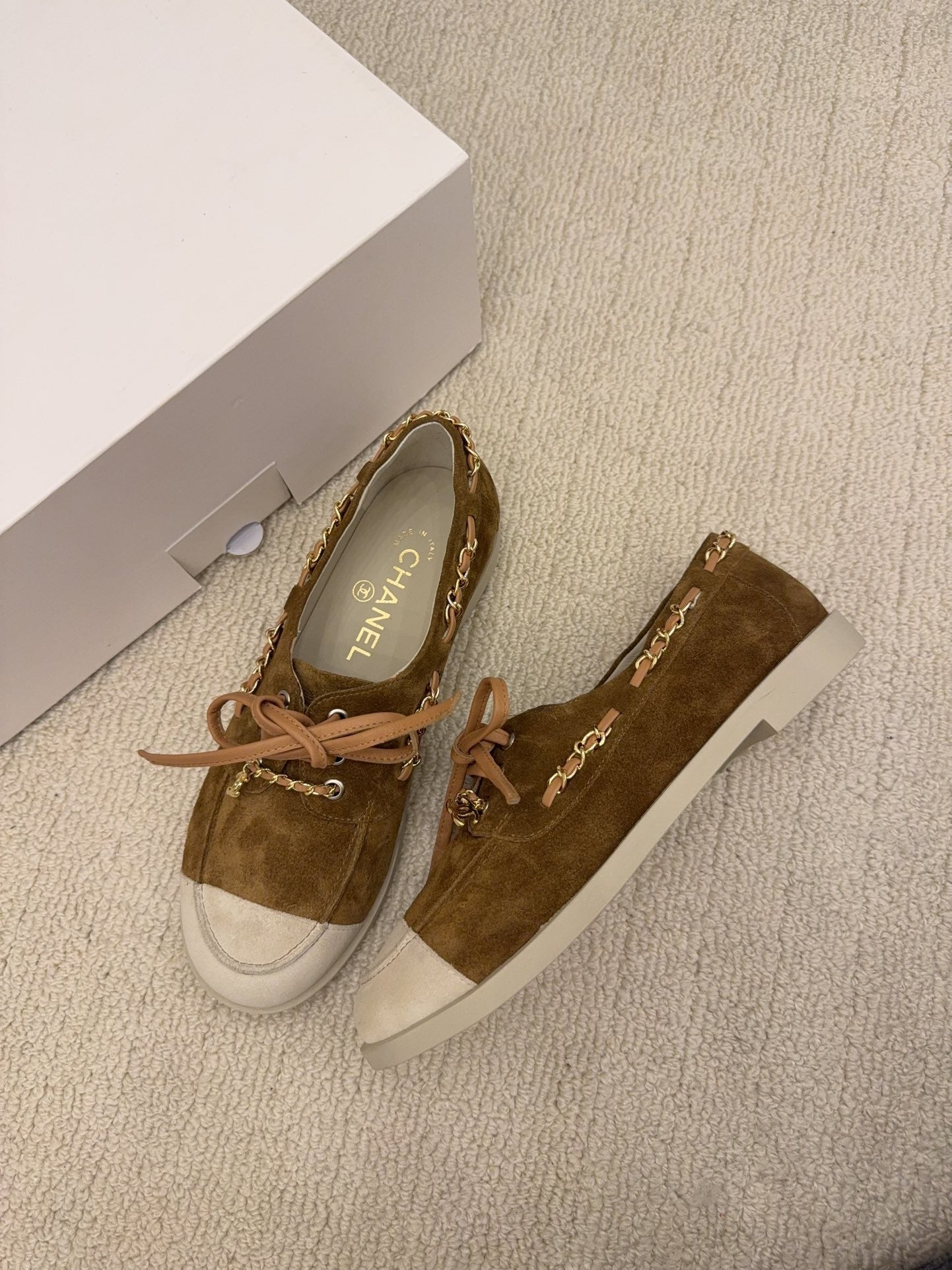 CC 26 Mocassin Loafer Brown Suede 588896