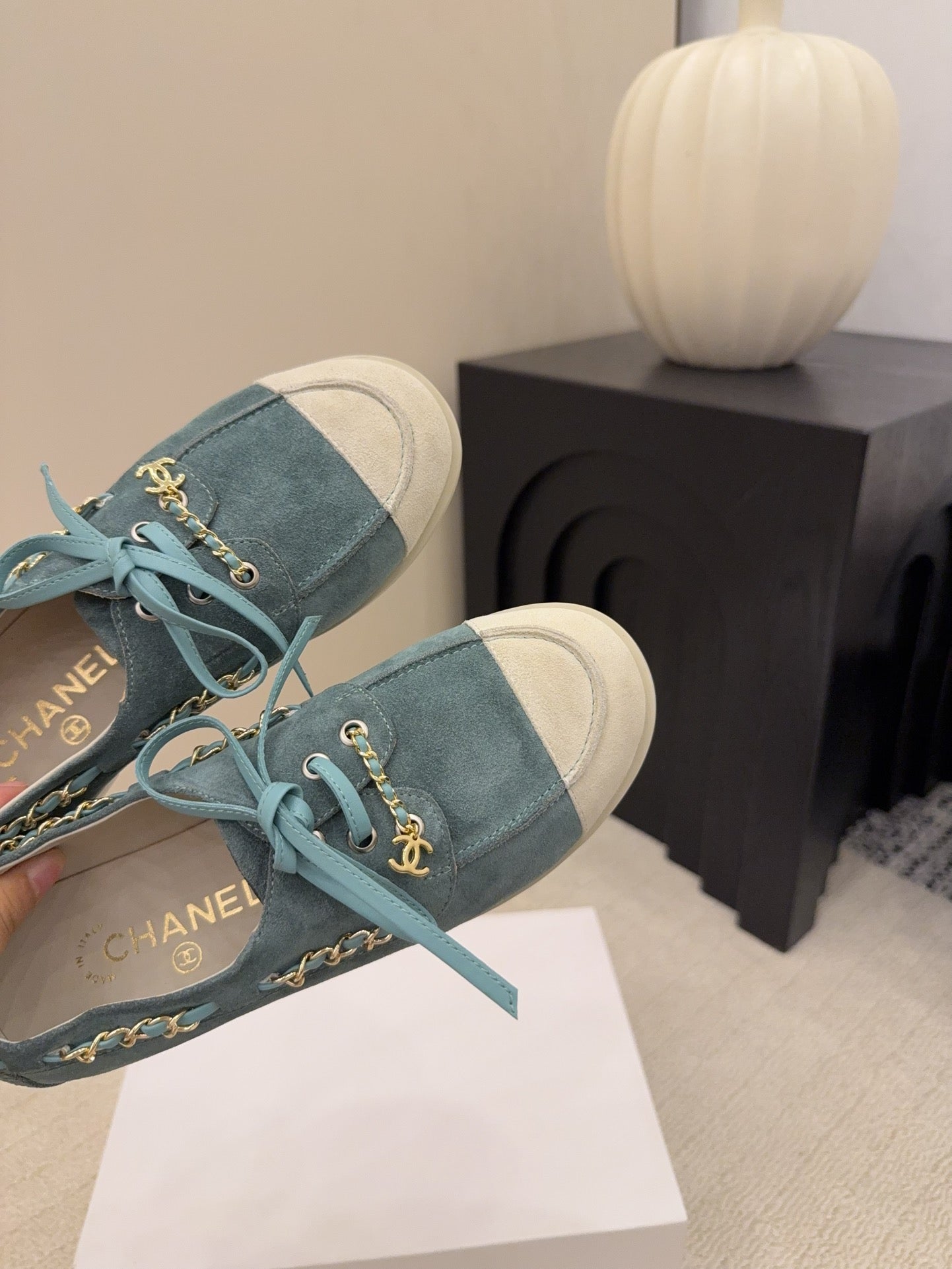 CC 26 Mocassin Loafer Blue Suede 588897