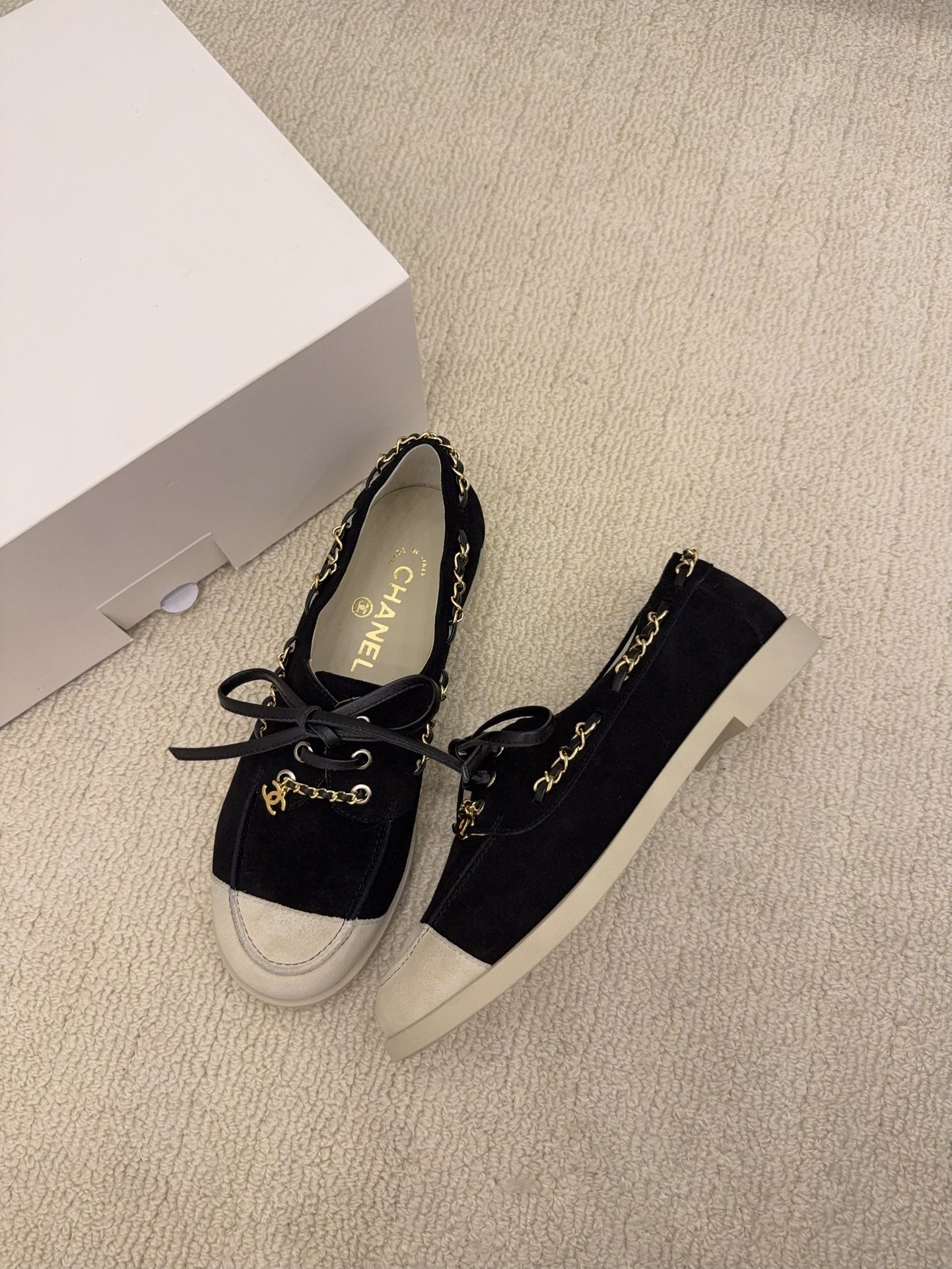 CC 26 Mocassin Loafer Black Suede 588898