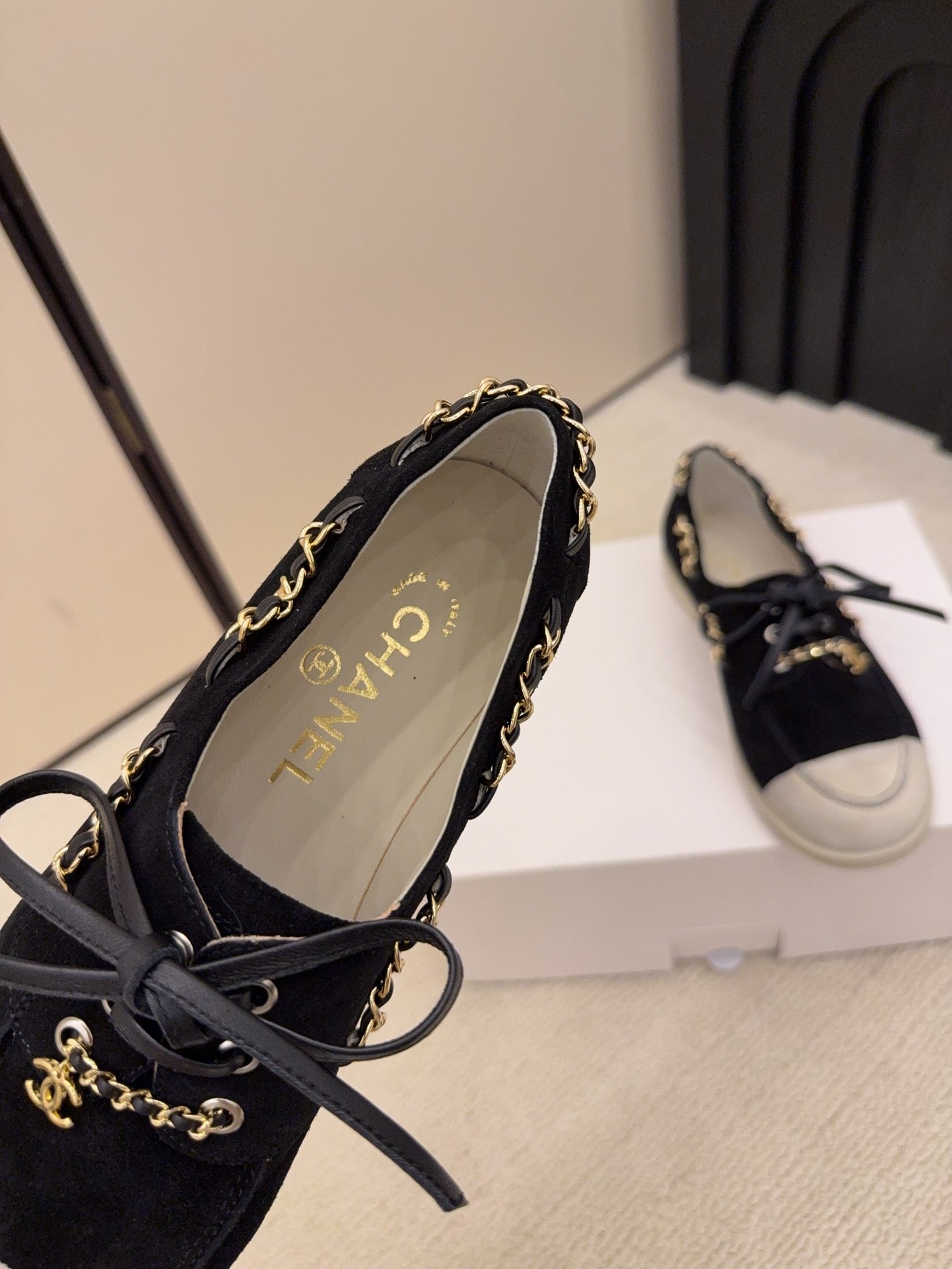 CC 26 Mocassin Loafer Black Suede 588898